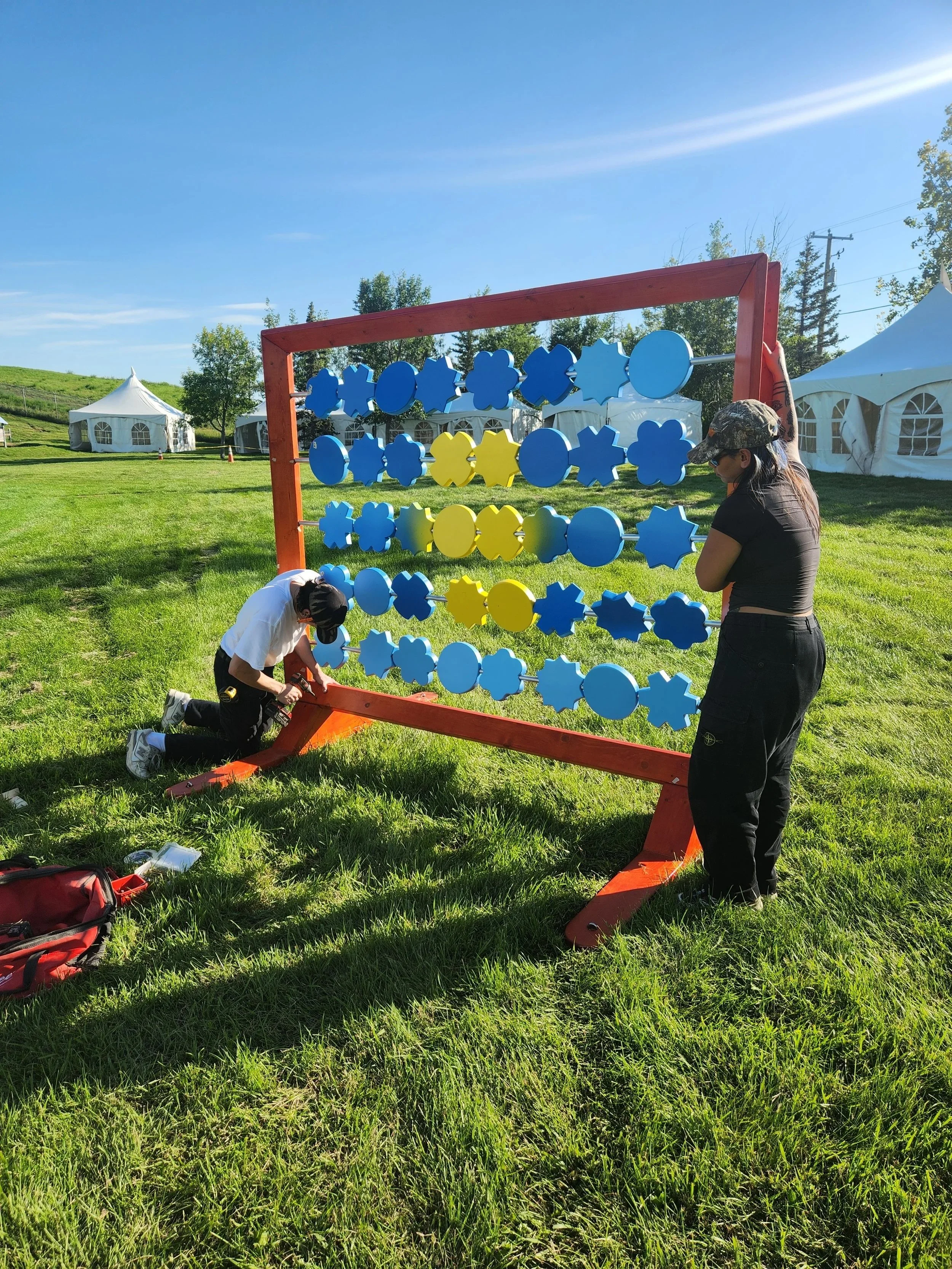 "boundless" being installed at Elliston Park.