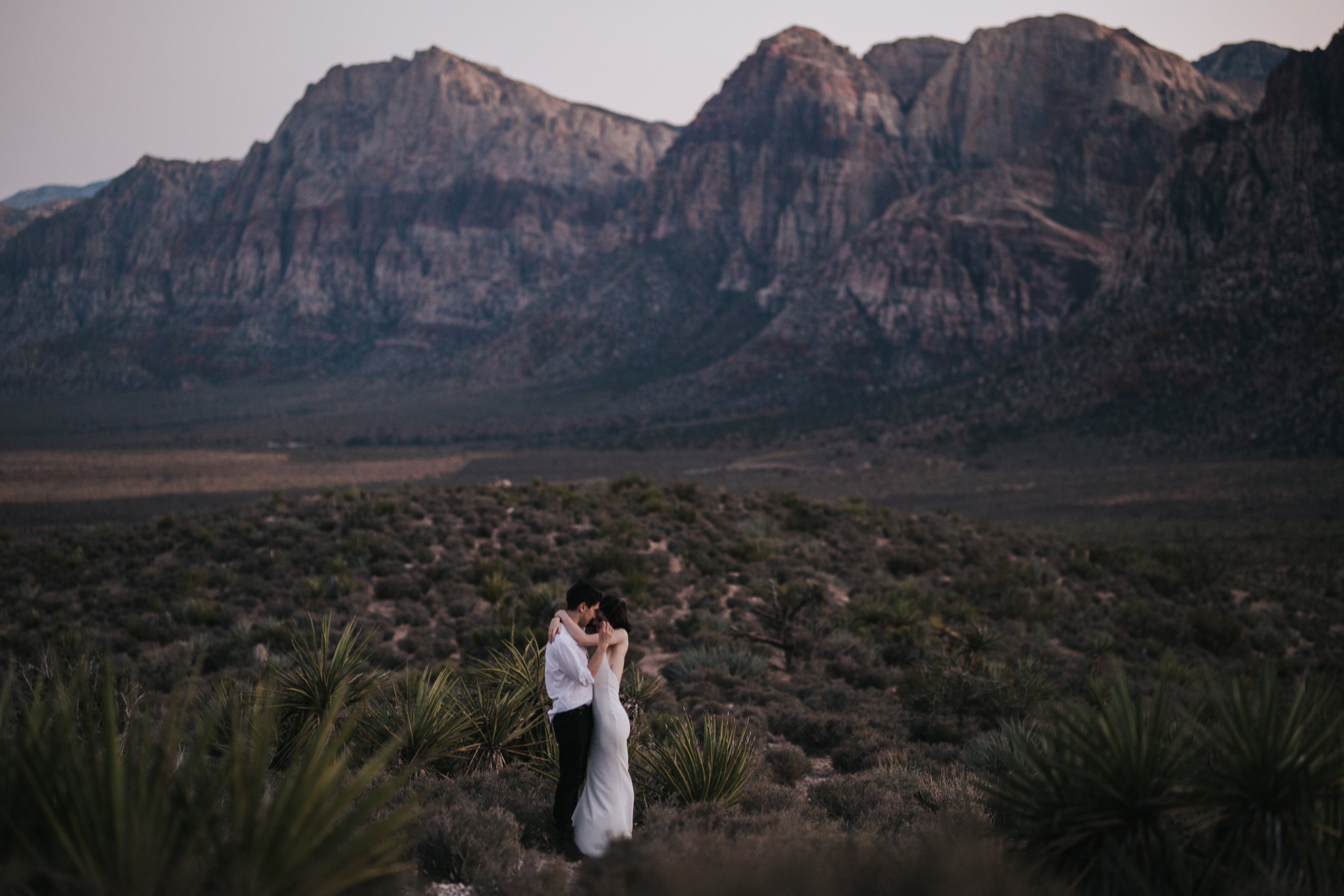 angela-mike-little-white-wedding-chapel-las-vegas-elopement-indwell13.jpeg