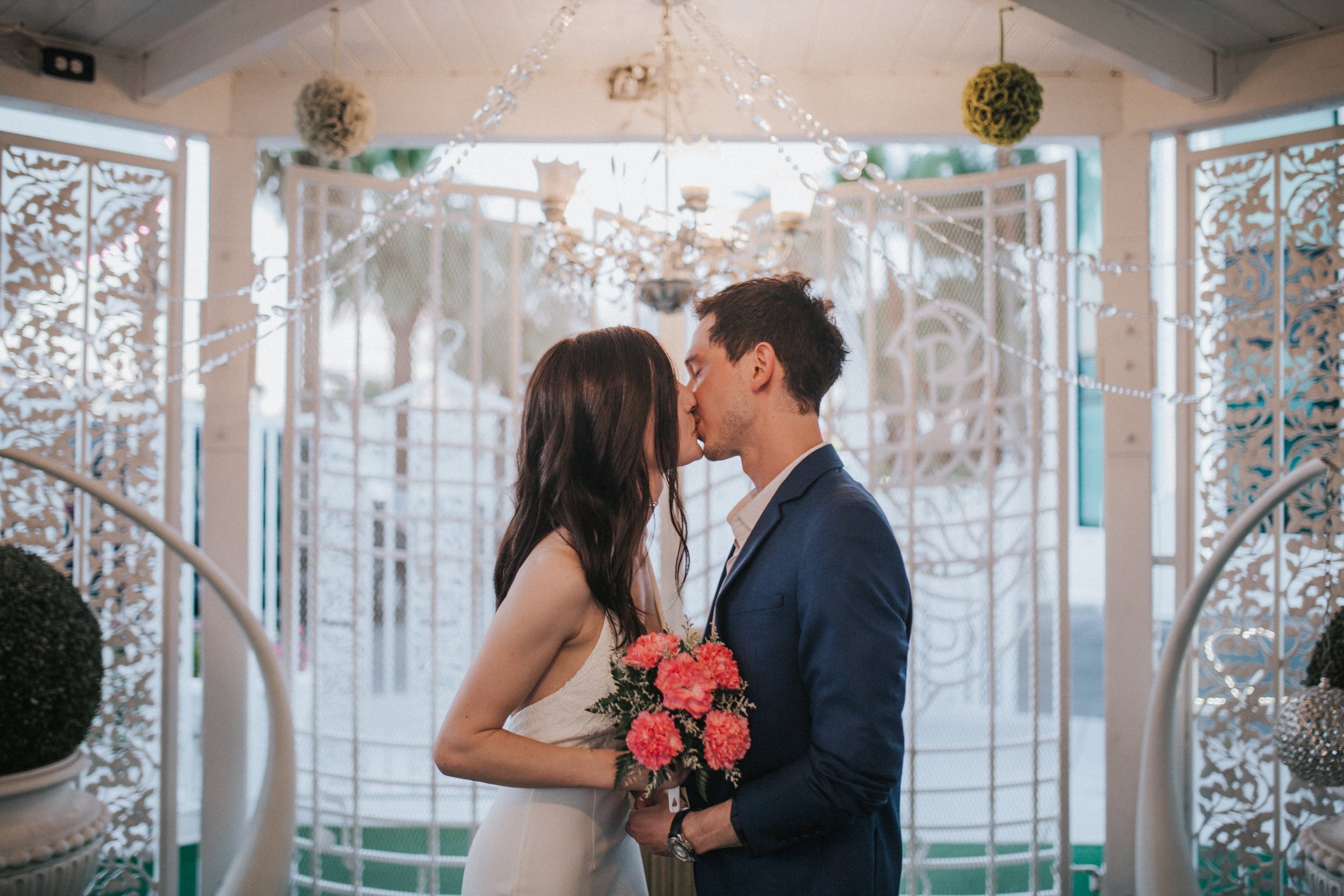 angela-mike-little-white-wedding-chapel-las-vegas-elopement-indwell21.jpeg