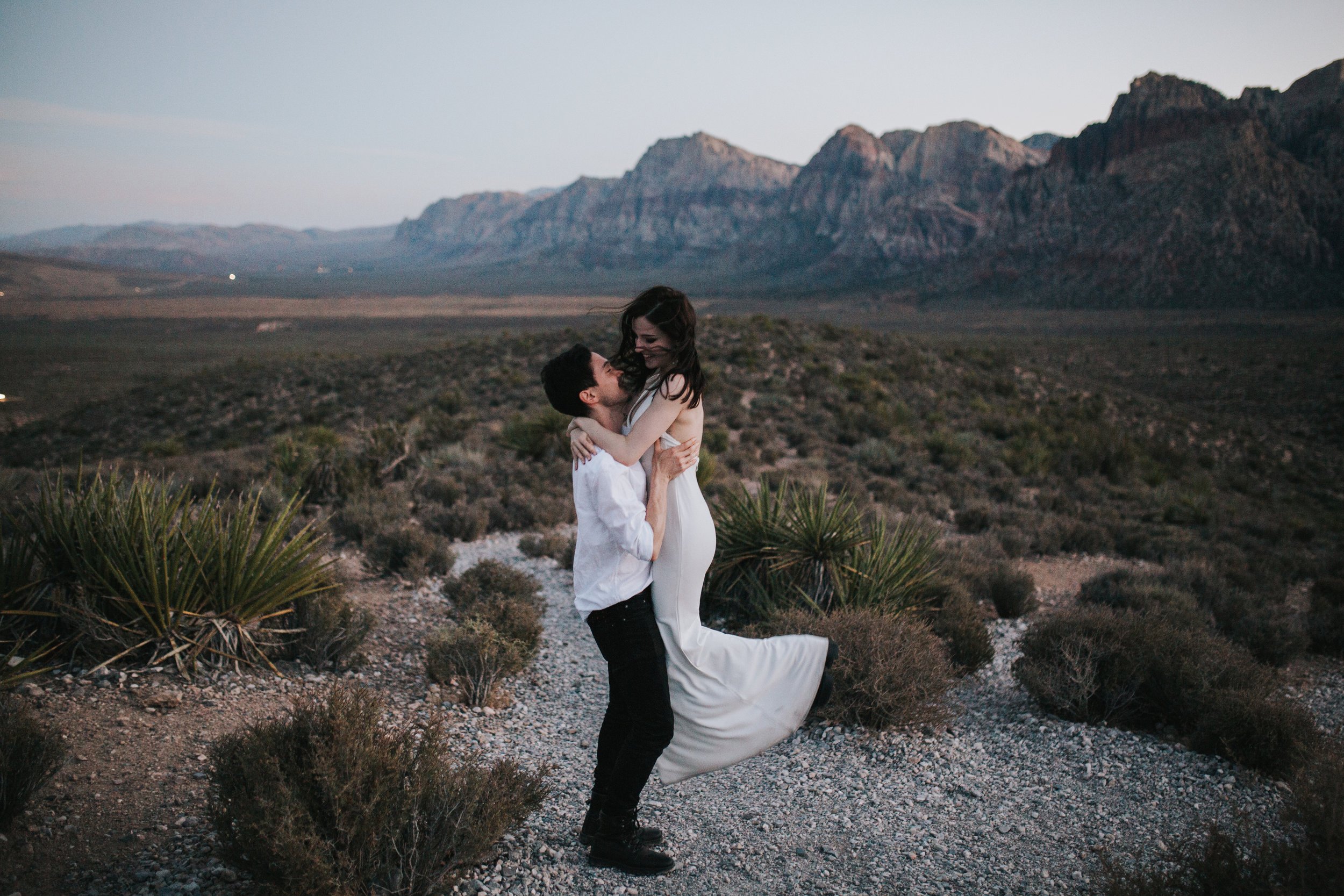 angela-mike-little-white-wedding-chapel-las-vegas-elopement-indwell55.jpeg