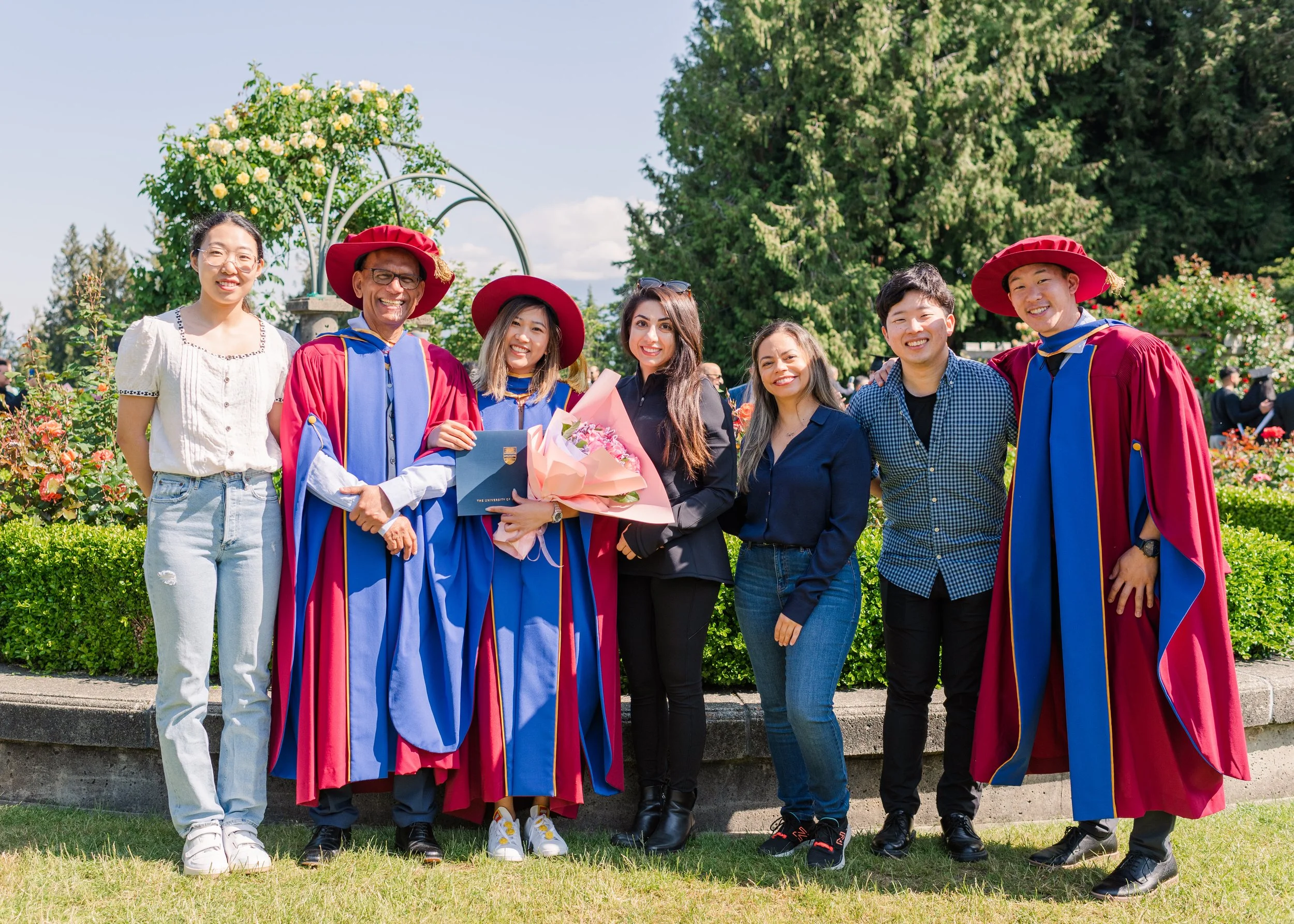 Rui-Grad Lab Photo-1.jpg