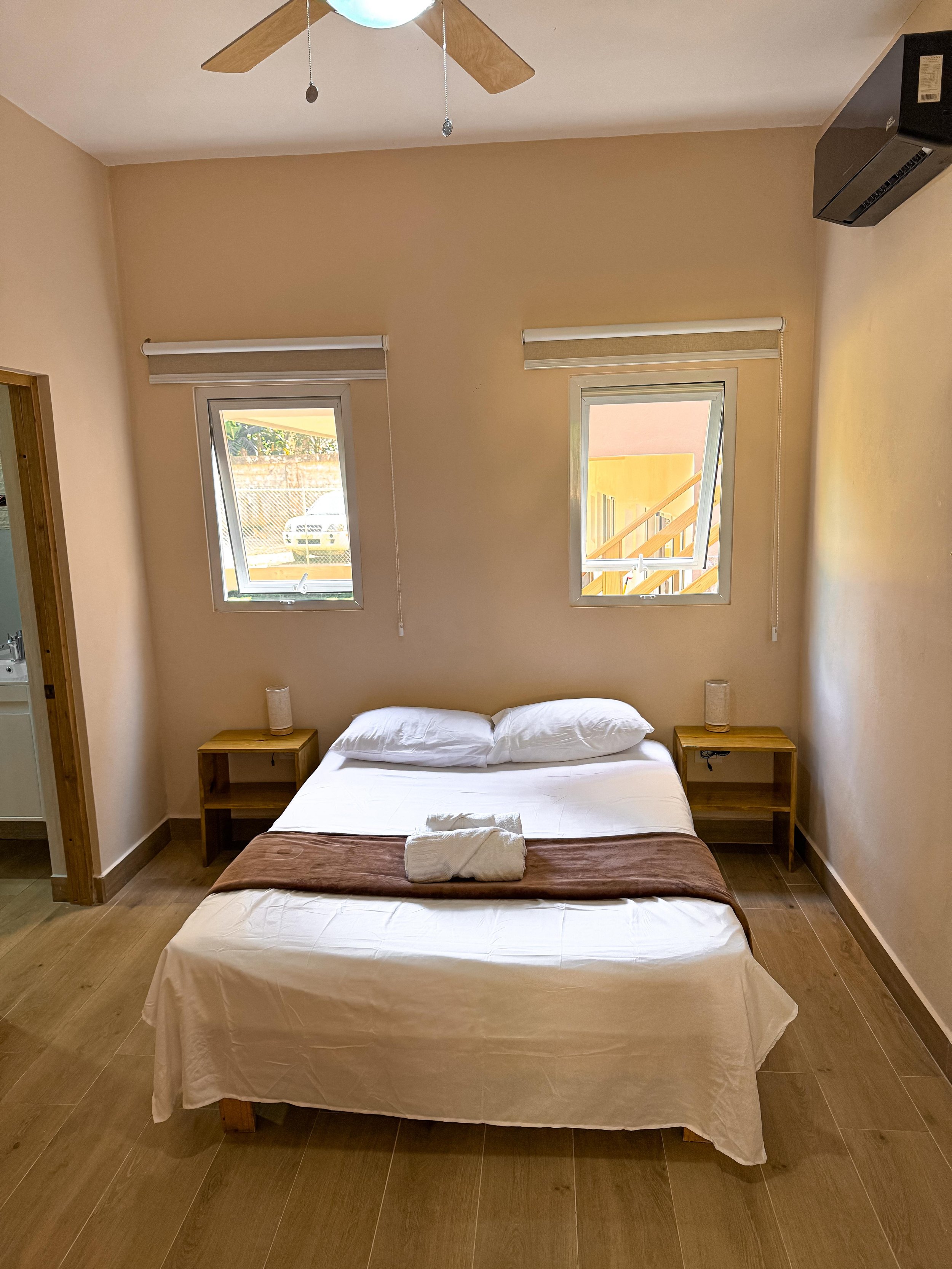 Modern Room with Queen Size Bed + Twin Size Bed $1,650