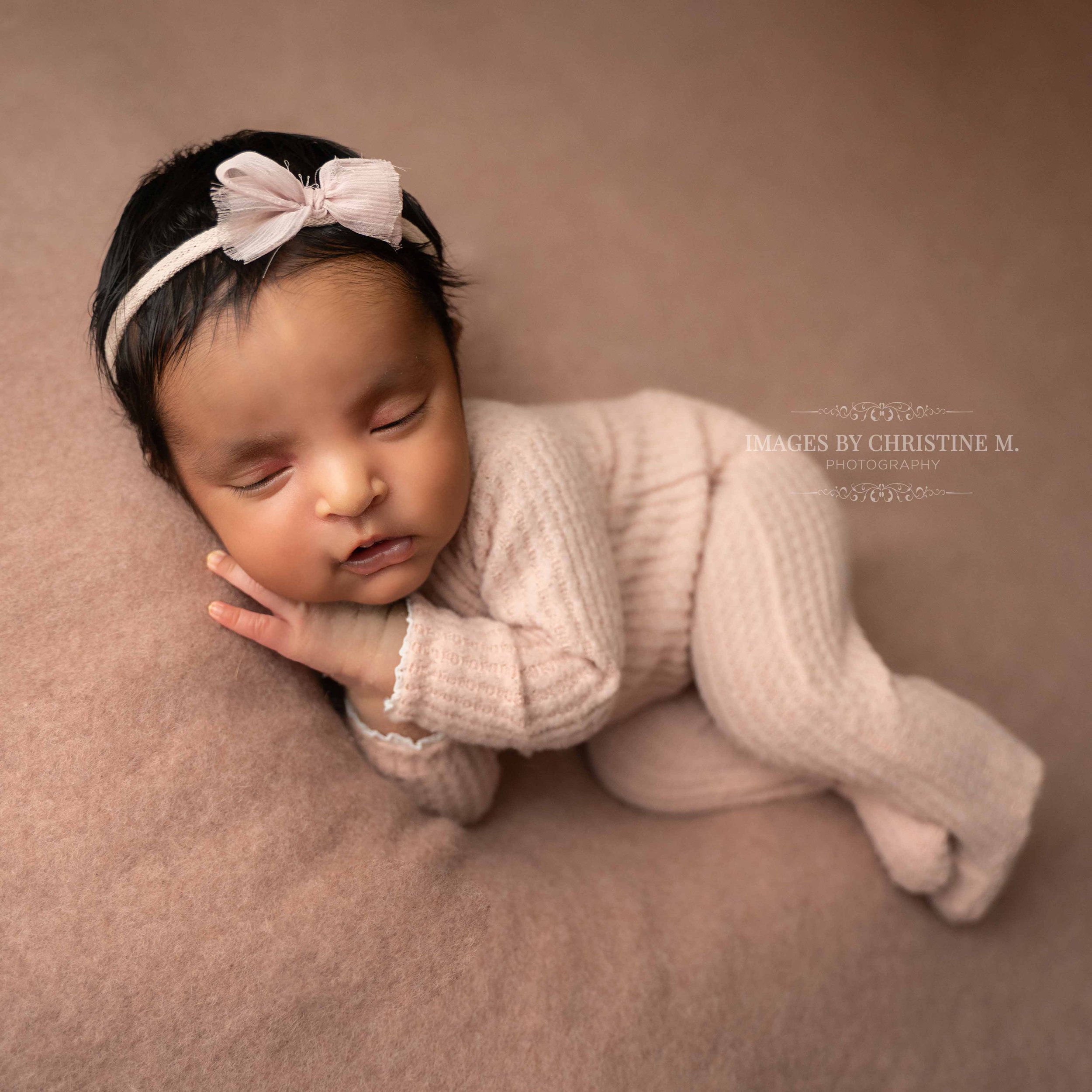 Affordable-Omaha-Newborn-Photographer-DSC03474.jpg