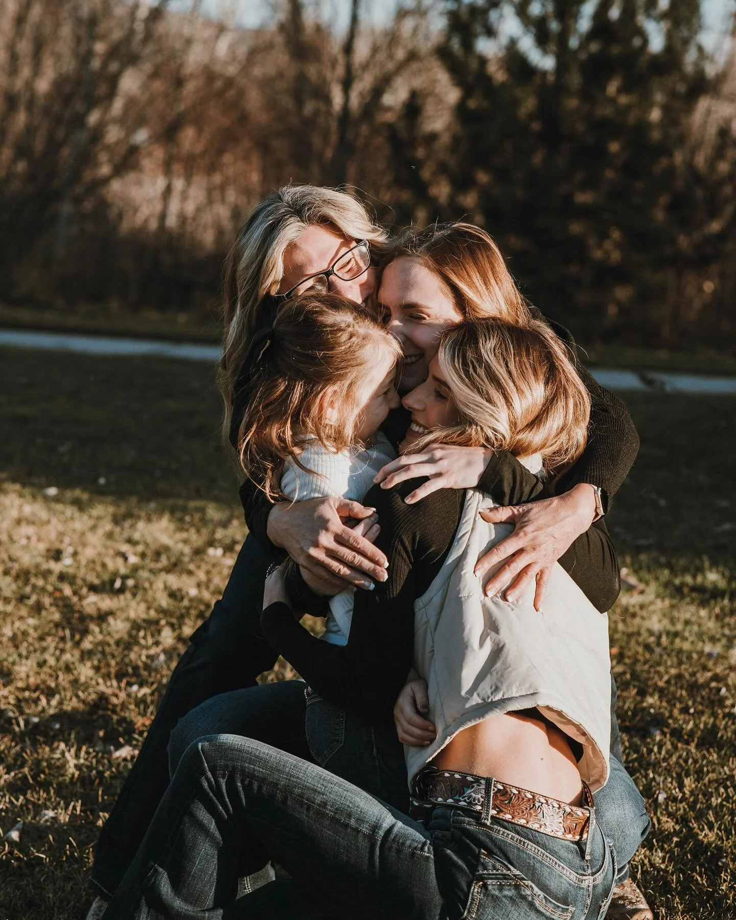 Because the little moments deserve to be captured too. Let&rsquo;s tell your family&rsquo;s story through photos. 

I only have limited availability these coming months so get on my books now! 

#idahophotographer #idahoweddingphotographer #boisephot