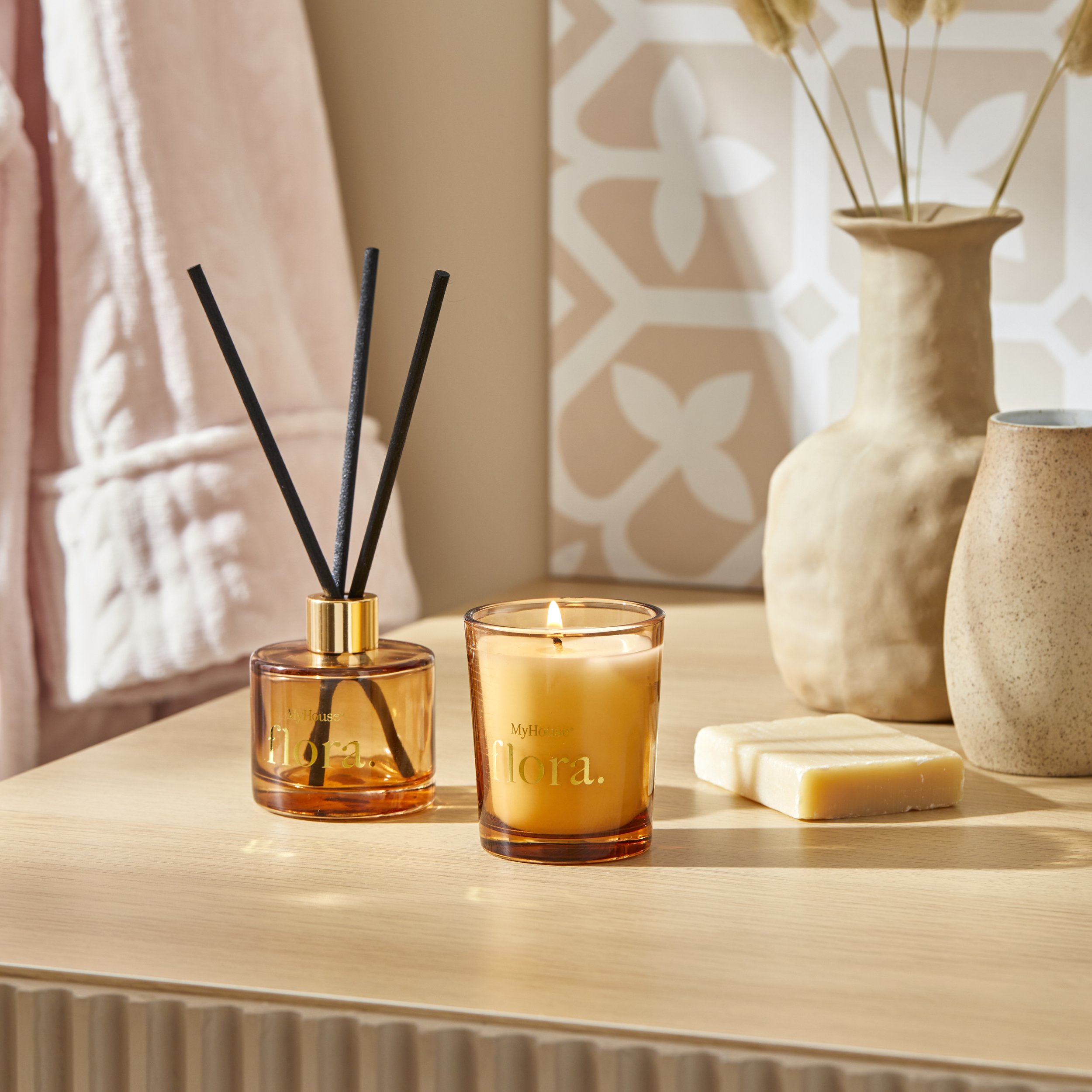 1044305_MYH_FLORA_CANDLE_DIFFUSER_L1.jpg