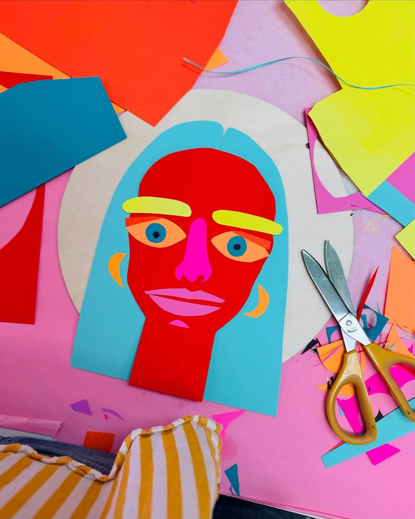 ✂️
That's me EXCITED to start Fall classes next week!
Just a couple spots open Tuesdays &amp; Thursdays. Wednesday is sold out!
//
#selfportrait #papercut #scissors #crafting #kidcrafts #art #artstudio #kidart #paper