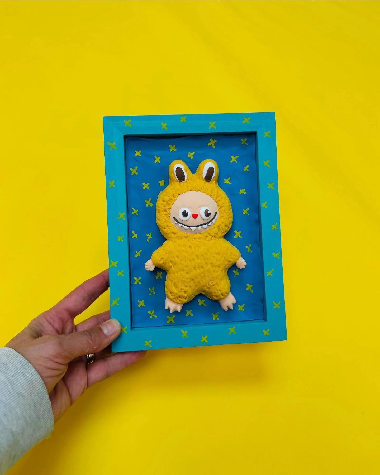 👹
Labubu yes we love you
Because your so so cute you
Make us smile brightly 
And make our art so frightly
//
Experimenting with foam clay to make handmade Labubu 💛

#Labubu #labubuart #labubucrafts #claylabubu #handmade #clay #diy #artsandcrafts #k
