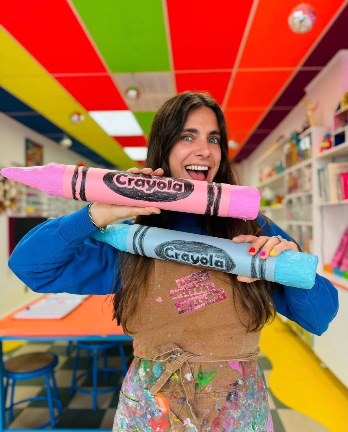 Proof that creativity doesn&rsquo;t come in standard sizes💥

DIY GIANT CRAYONS!! 🖍️ 
(made from pool noodles 🤯)

Be honest&mdash;what color are you grabbing first? 👀
I&rsquo;m a goldenrod girl 💛