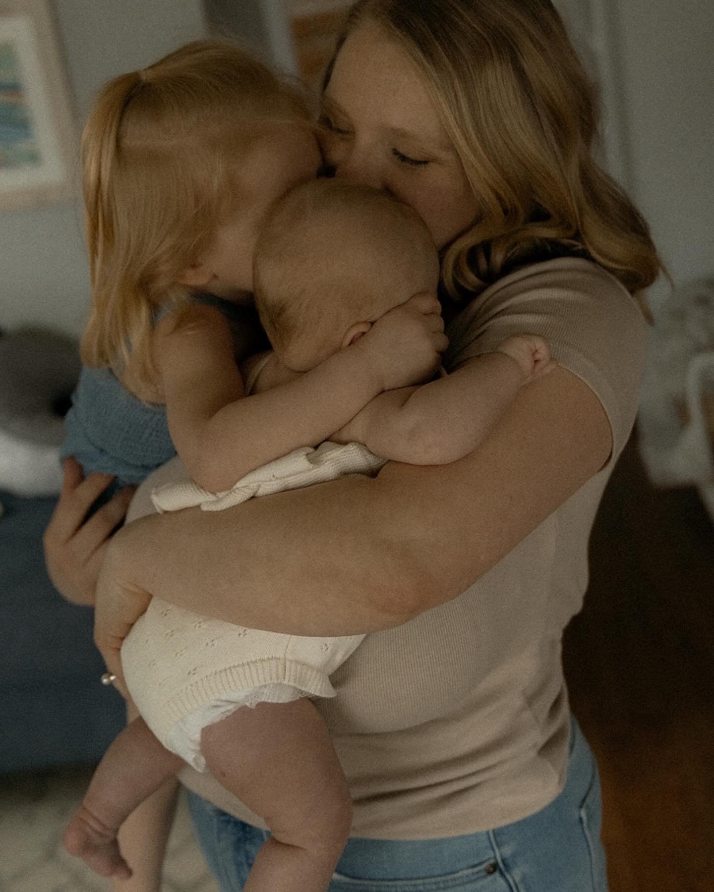 happy mother&rsquo;s day!!!! hug your mom so extra tight today and everyday. each and every one of you deserve the whole entire world, moms make the world go round ❤️

this was such a fun in home session. it was filled with so much laughter and love.