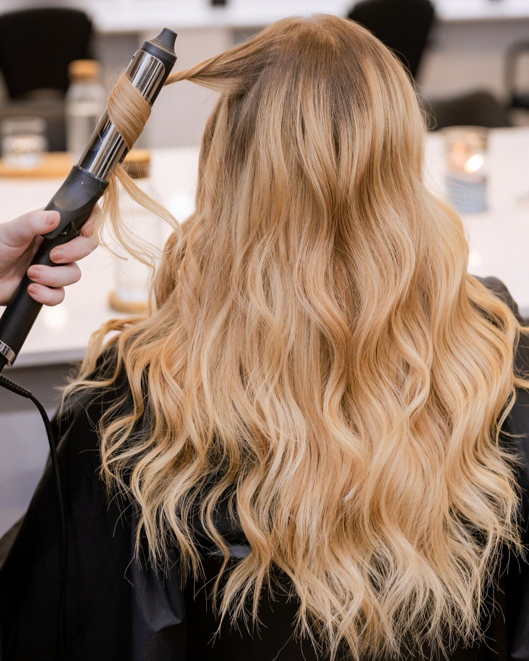 The perfect touseled curl ⠀⠀⠀⠀⠀⠀⠀⠀⠀
Our experienced hair stylists can ensure these amazing curls are achieved time and time again, plus they last! ⠀⠀⠀⠀⠀⠀⠀⠀⠀
⠀⠀⠀⠀⠀⠀⠀⠀⠀
⠀⠀⠀⠀⠀⠀⠀⠀⠀
#earthwindfirehair