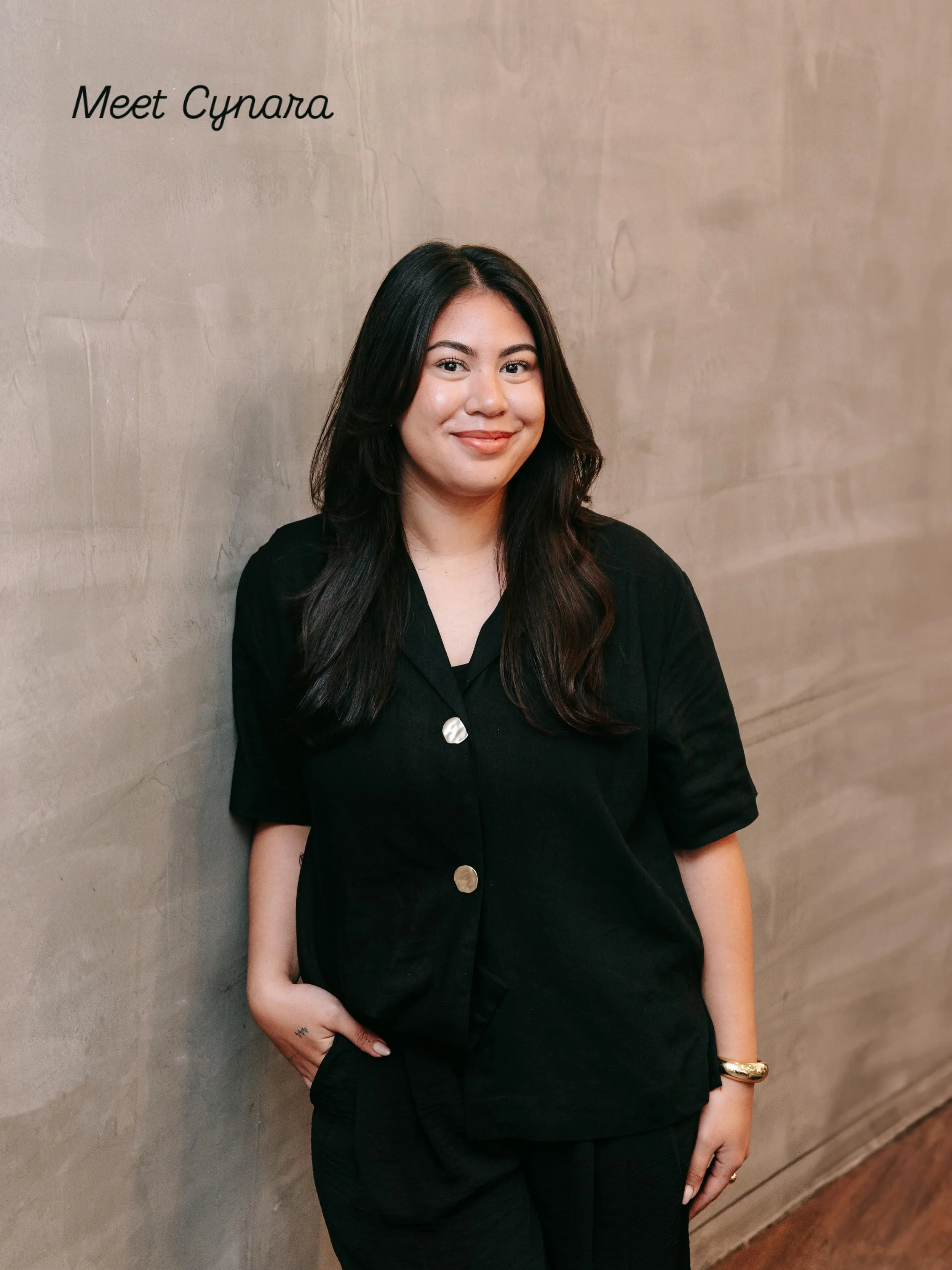 Meet Cynara 🤍

With 5 years of hairdressing experience, Cynara brings both passion and creativity to every client that sits in her chair. Outside of the salon, she loves spending quality time with her family and friends, heading off to festivals, hi
