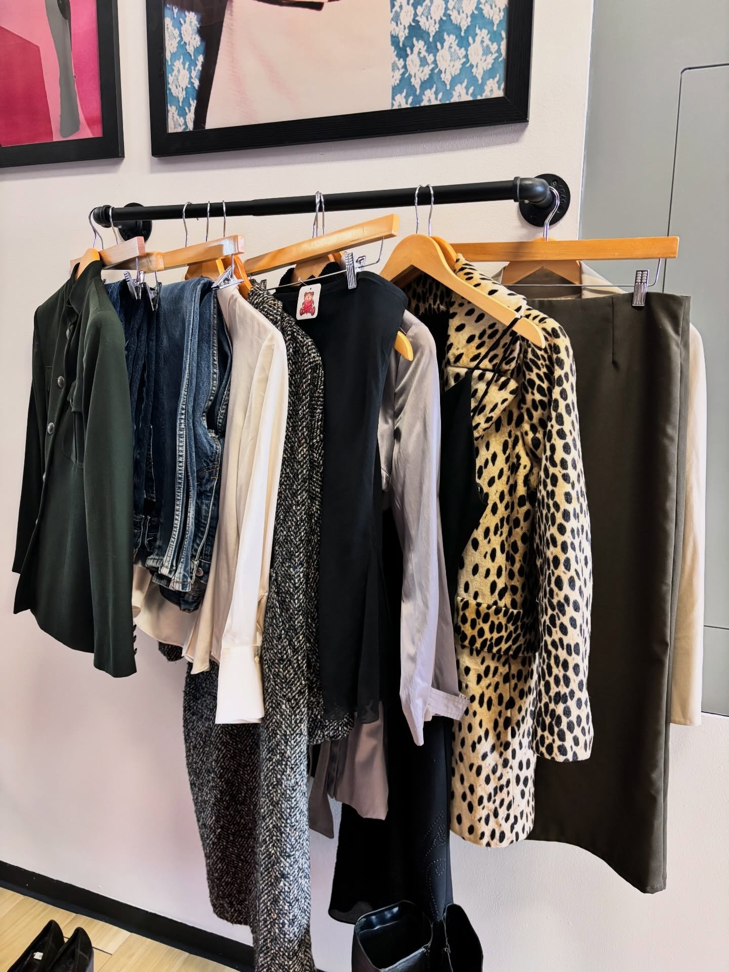 Whether you&rsquo;re an elevated basics kind of girl, or an eccentric statement piece kind of girl, we&rsquo;ve got you covered! ✨

One-of-a-kind curation only @ifellinlovehere 💋
Open Tuesday-Sunday 12-8PM 
601 N Oregon St, Ste 6 El Paso TX 79901