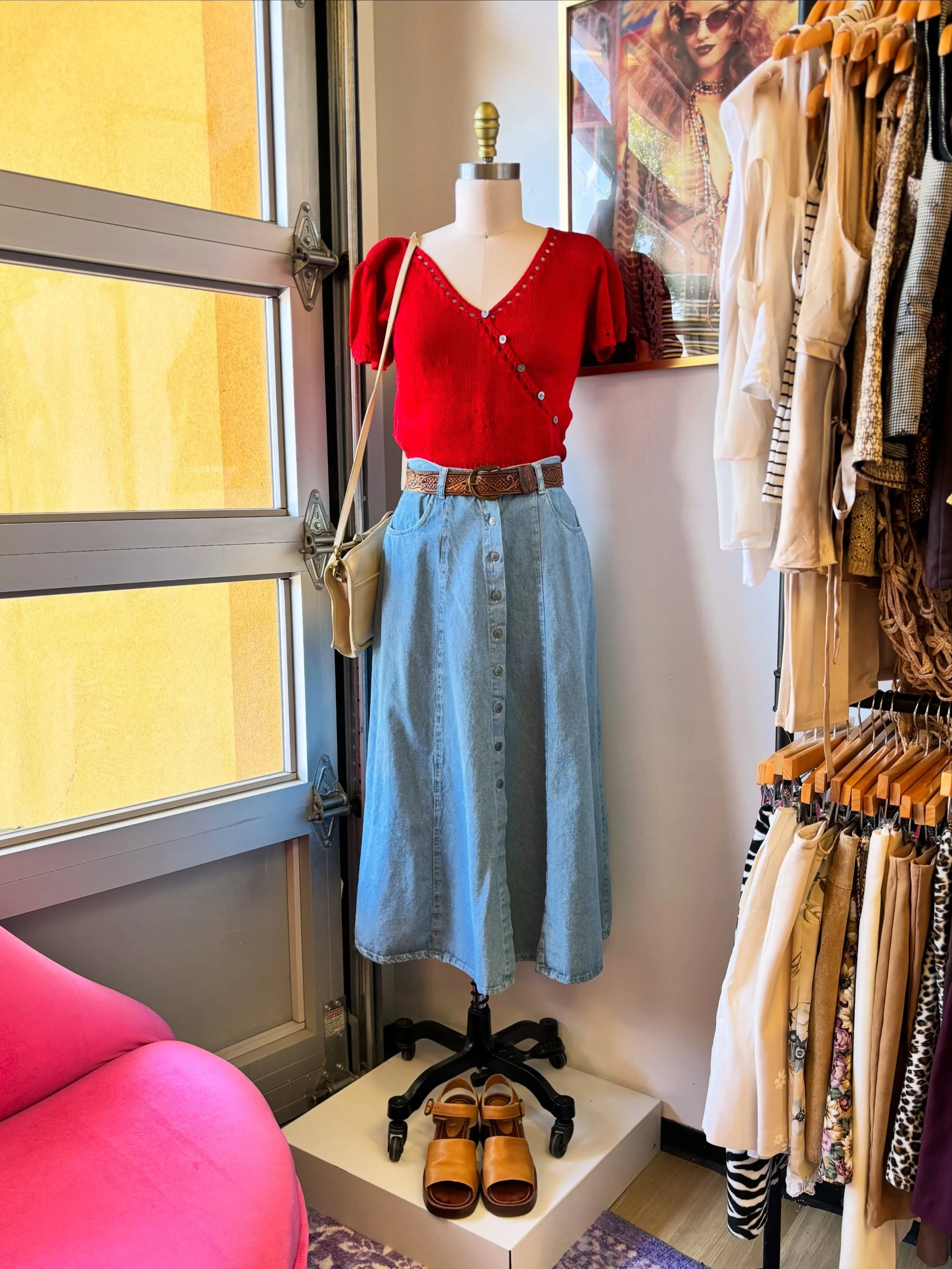 Outfits for every girl! No matter your age, comfort preference or lifestyle! 💋 Shop @ifellinlovehere for your personalized shopping experience 🐴🌾🧺

Open Tuesday-Sunday 12PM-8PM
📍In the heart of downtown El Paso 🫀