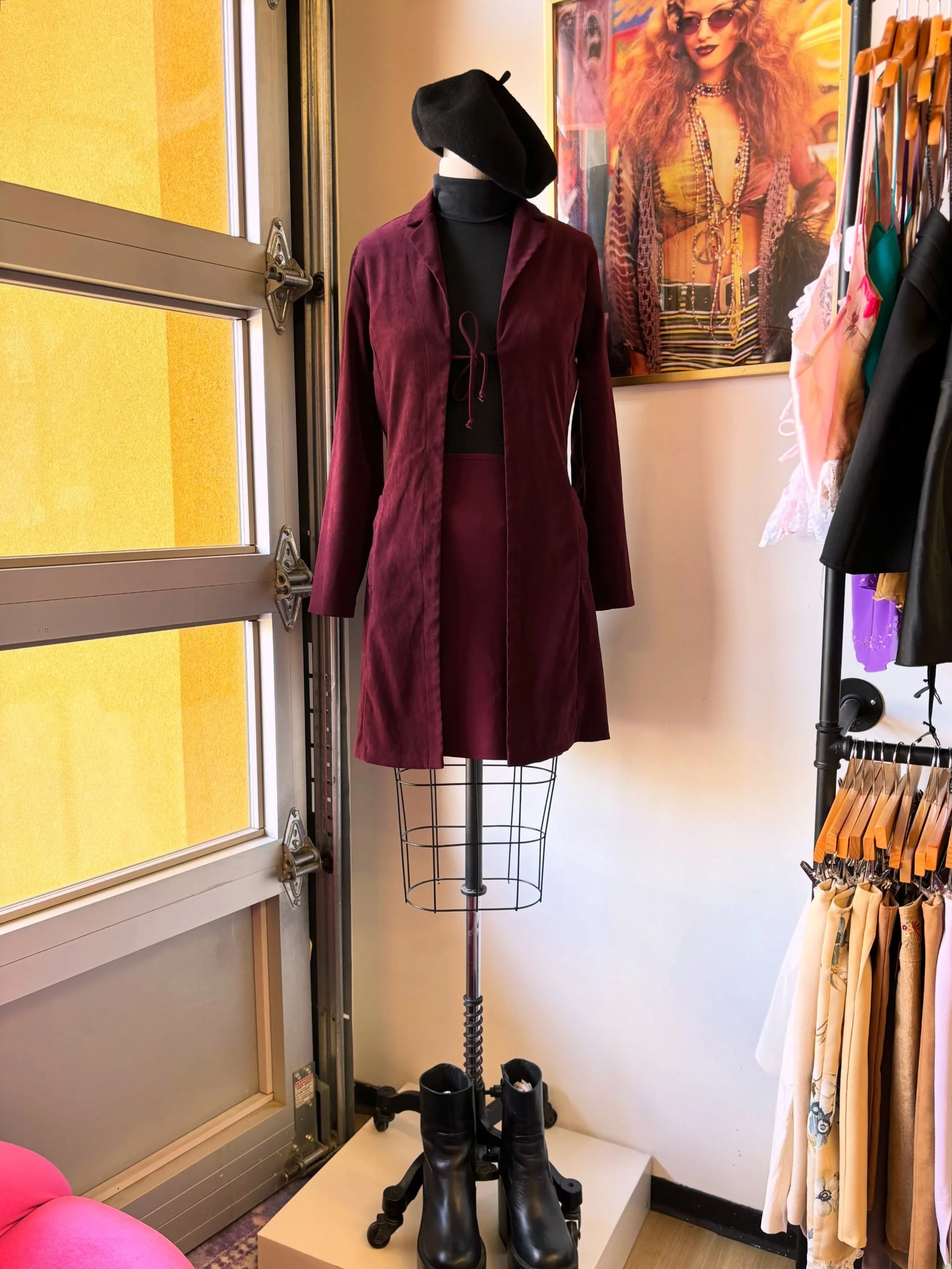 Your transitional fall wardrobe awaits! 🍂 This weeks look inspired by one of my fave movies, Cruel Intentions 👀

Shop the look @ifellinlovehere 💋
Open Tuesday-Sunday 12PM-7PM 
601 N Oregon St, Ste 6