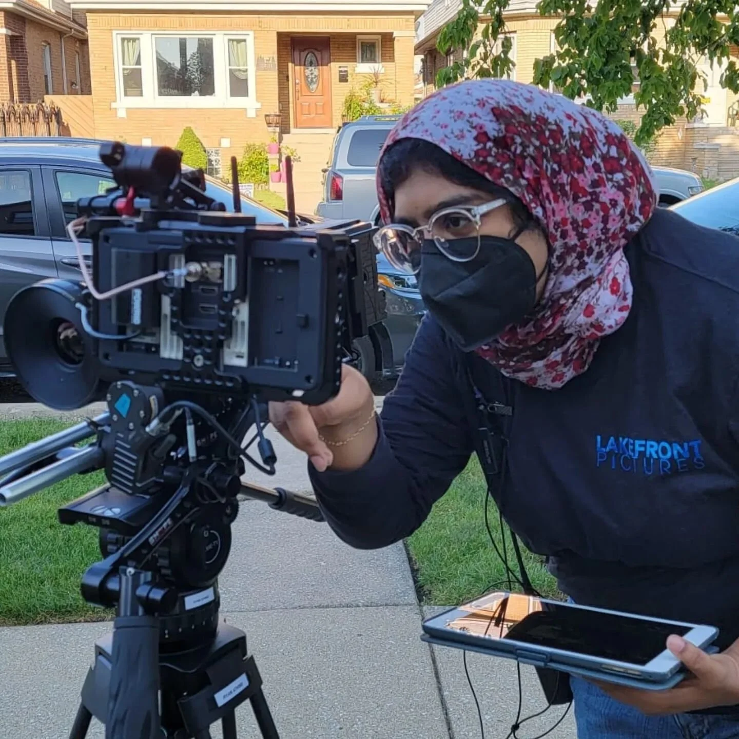 🎬(kinda late but) behind the scenes from "An Outfit" &mdash; my first time on a short film set!

although i was just a P.A (production assistant), i had such a great time with this crew. i am so thankful to @lakefrontpictures for giving me