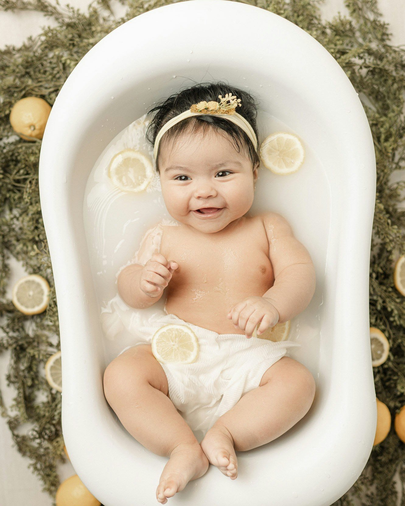 Now offering milk bath add ons for our milestone and cake smash sessions! We can add fruits, florals or just milk! Recommended for babies who can sit independently and love the water!

#houstonmilestonephotographer #houstonfamilyphotographer #houston