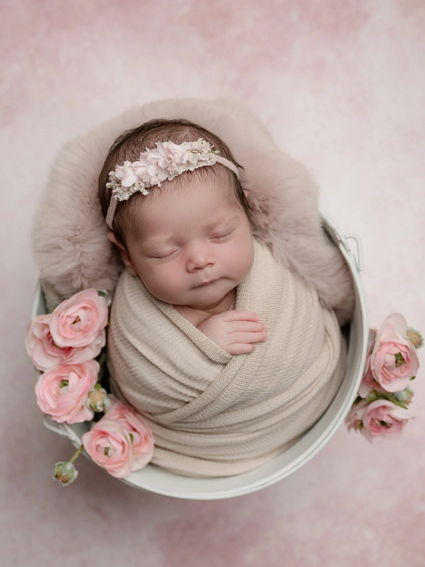 Love me some classic pinks for baby girls!

*Book your newborn session 1-2 months in advance to ensure availability.
*We use your due date to hold your spot, once baby arrives we&rsquo;ll get you scheduled!
*Only 8 newborns accepted every month.
Http