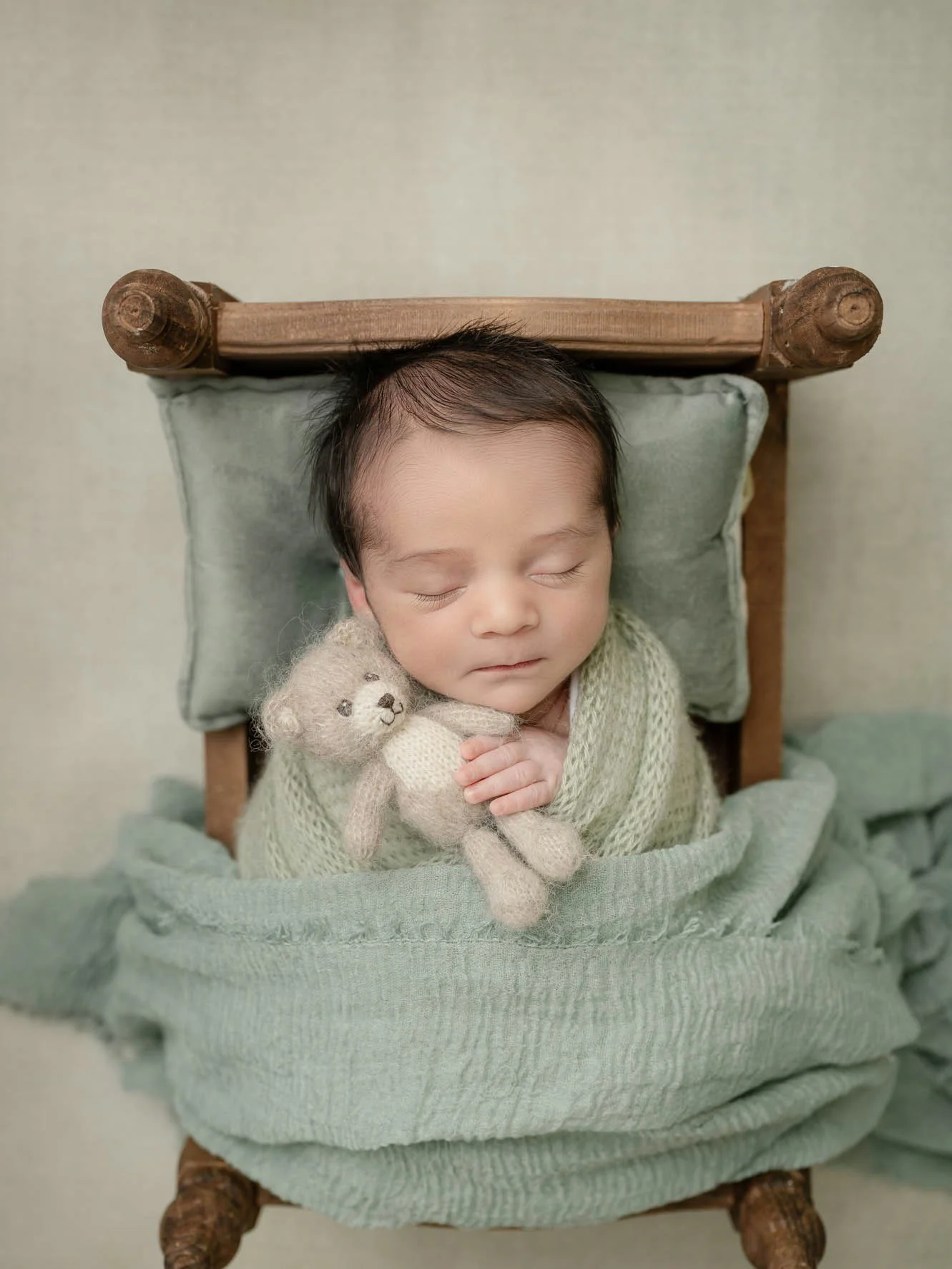 The quiet moments are often the most powerful 🤍
Houston newborn sessions rooted in simplicity and emotion.

#NewbornPhotography #HoustonNewbornPhotographer #HoustonMoms #HoustonBabies #HoustonFamilyPhotography #BabyPhotos #HoustonTX