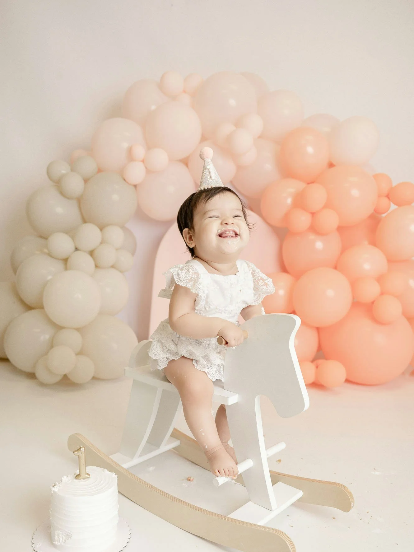 &ldquo;Proof that turning ONE is a big deal 🎉 Styled cake smash sessions serving Houston and surrounding areas.&rdquo;

#CakeSmashPhotography
#HoustonKids
#HoustonPhotographers
#HoustonFamilyPhotos
#HoustonMomsLife
#BabyMilestones
#HoustonCreative