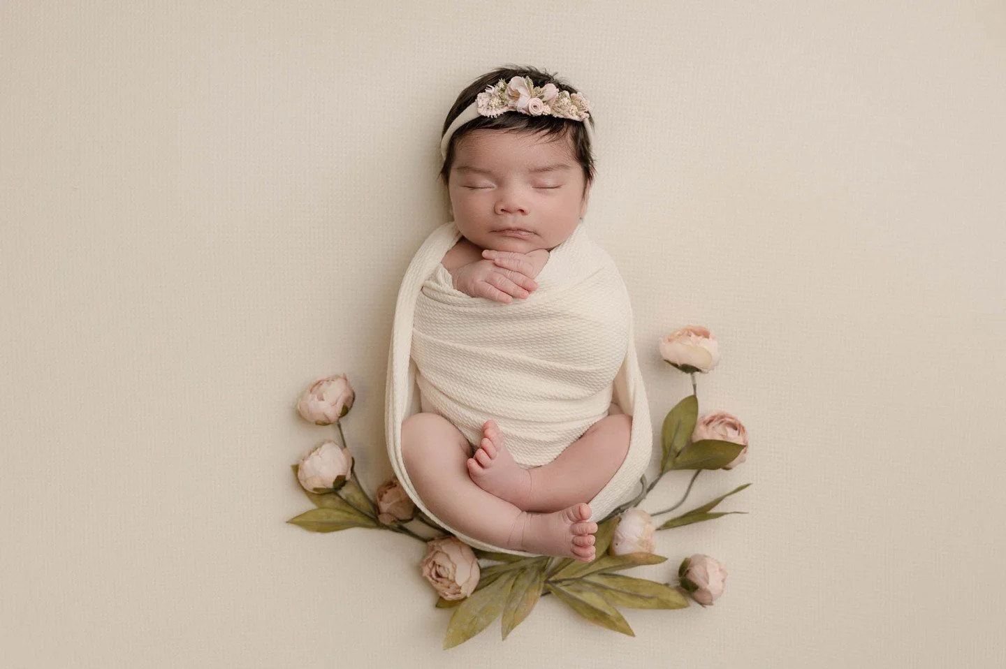 Every tiny detail tells a story 🤍
Newborn photography in Houston with a soft, classic approach.

#HoustonNewborns #HoustonPhotographer #HoustonMoms #BabyPhotography #HoustonFamilyPhotographer #NewbornPhotoshoot #HoustonTX #RiverOaksHouston