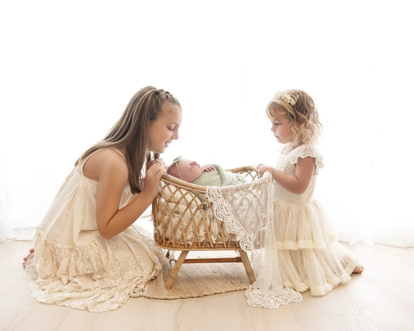 A momma favorite sibling pose!

#siblingphotography #siblingphotos #houstonnewbornphotographer #houstonnewbornphotography #houstonbabyphotography #houstonbabyphotographer #newbornphotographystudio #newbornphotographer #houstonbaby #newbaby #houston #