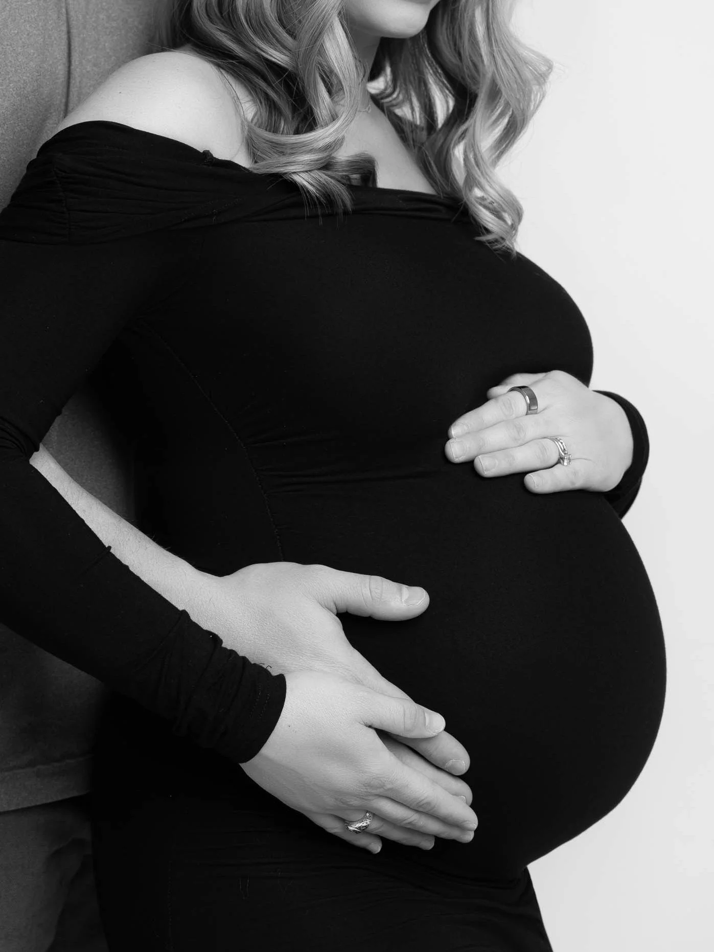 Creating life is the most beautiful art.
#HoustonMaternityPhotographer #HoustonMom #MaternitySession #Motherhood #HoustonTX