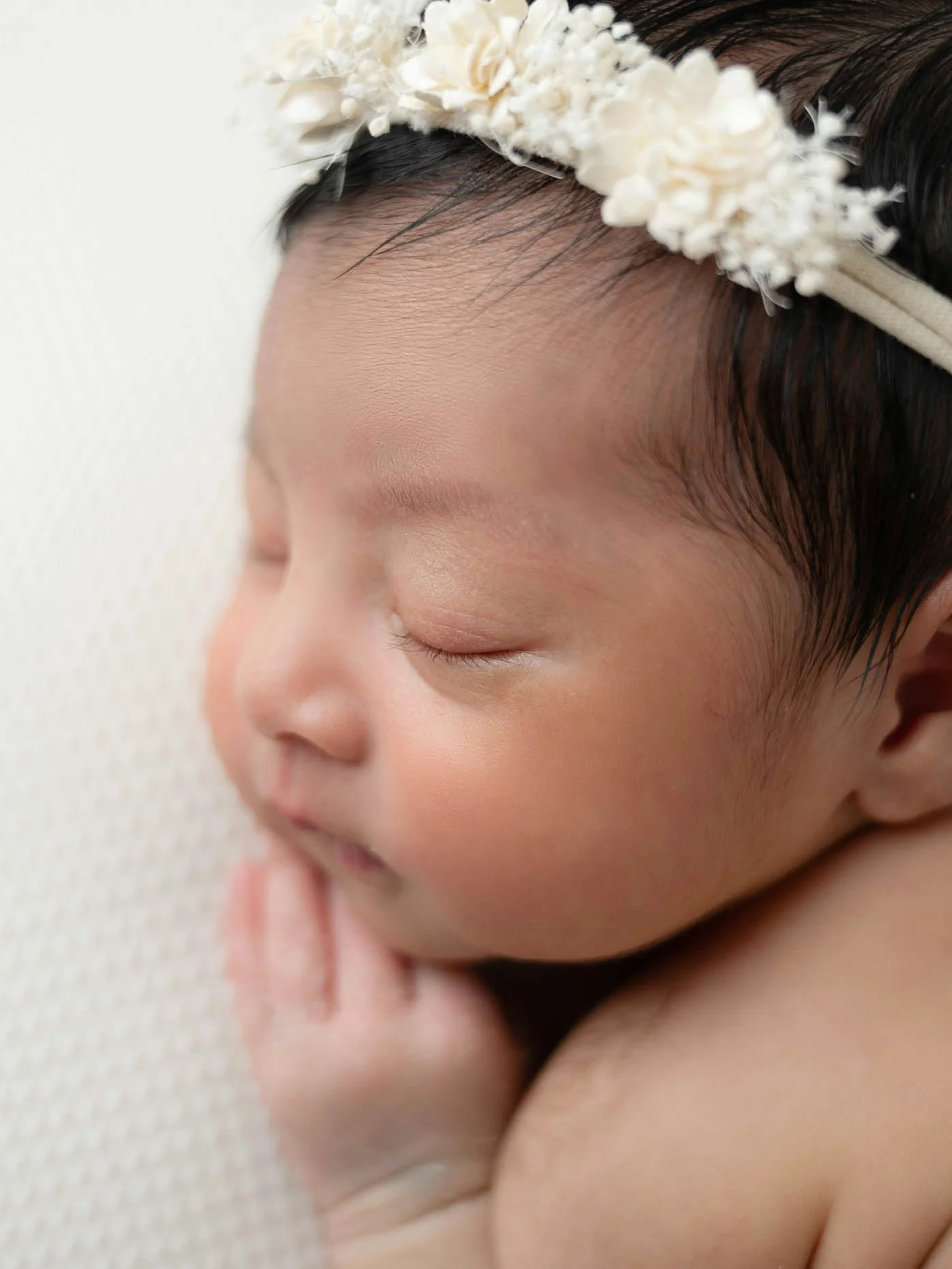 Where love grows, little ones arrive. 🤍
#HoustonBabyPhotographer #NewbornPhotos #HoustonParents #ElegantPhotography #BabySnuggles #HumbleTX