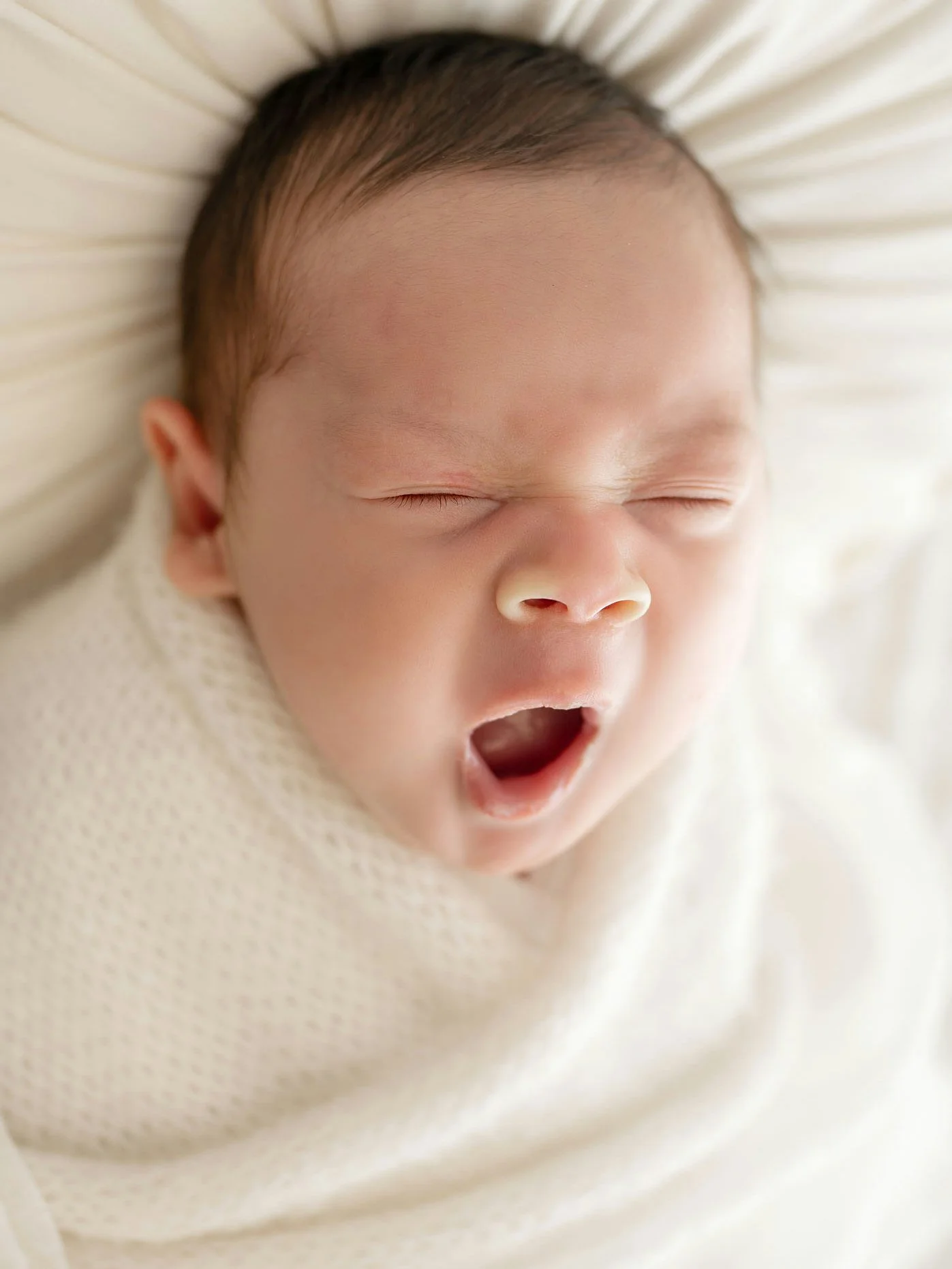 Wrapped in love from the very start.
#HoustonMoms #NewbornSession #SoftAndSimple #BabyPortraits #HoustonBabies