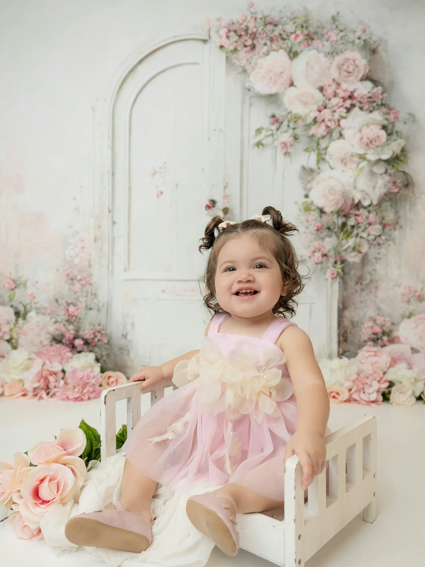 From tiny newborn to ONE. 🤍
#HoustonBaby #CakeSmashSession #HoustonMomLife #MilestonePhotos