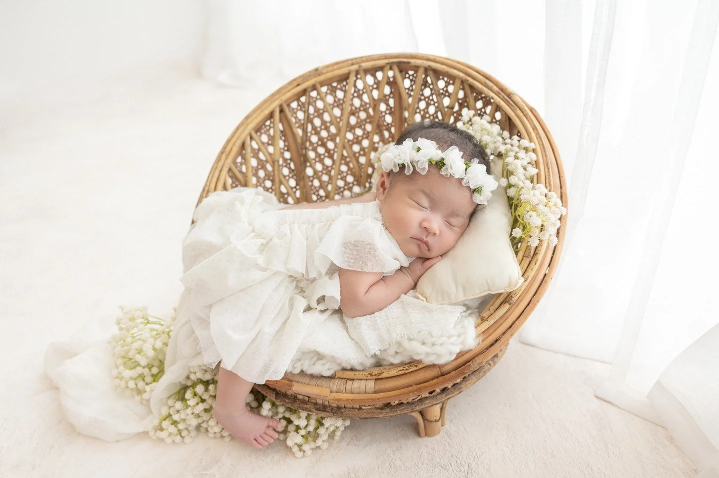 Welcome to the world, little love. 🤍
#HoustonNewbornPhotographer #HoustonMoms #NewbornPhotography #HoustonTX #BabyLove #TimelessStyle
