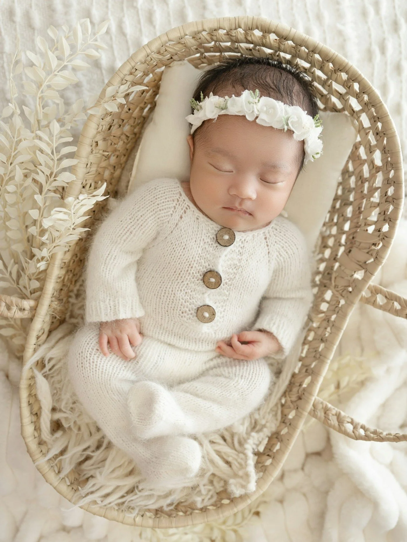 These are the days you&rsquo;ll always want to remember.
#HoustonNewbornPhotography #HoustonParents #NewbornMagic #TheWoodlandsMoms