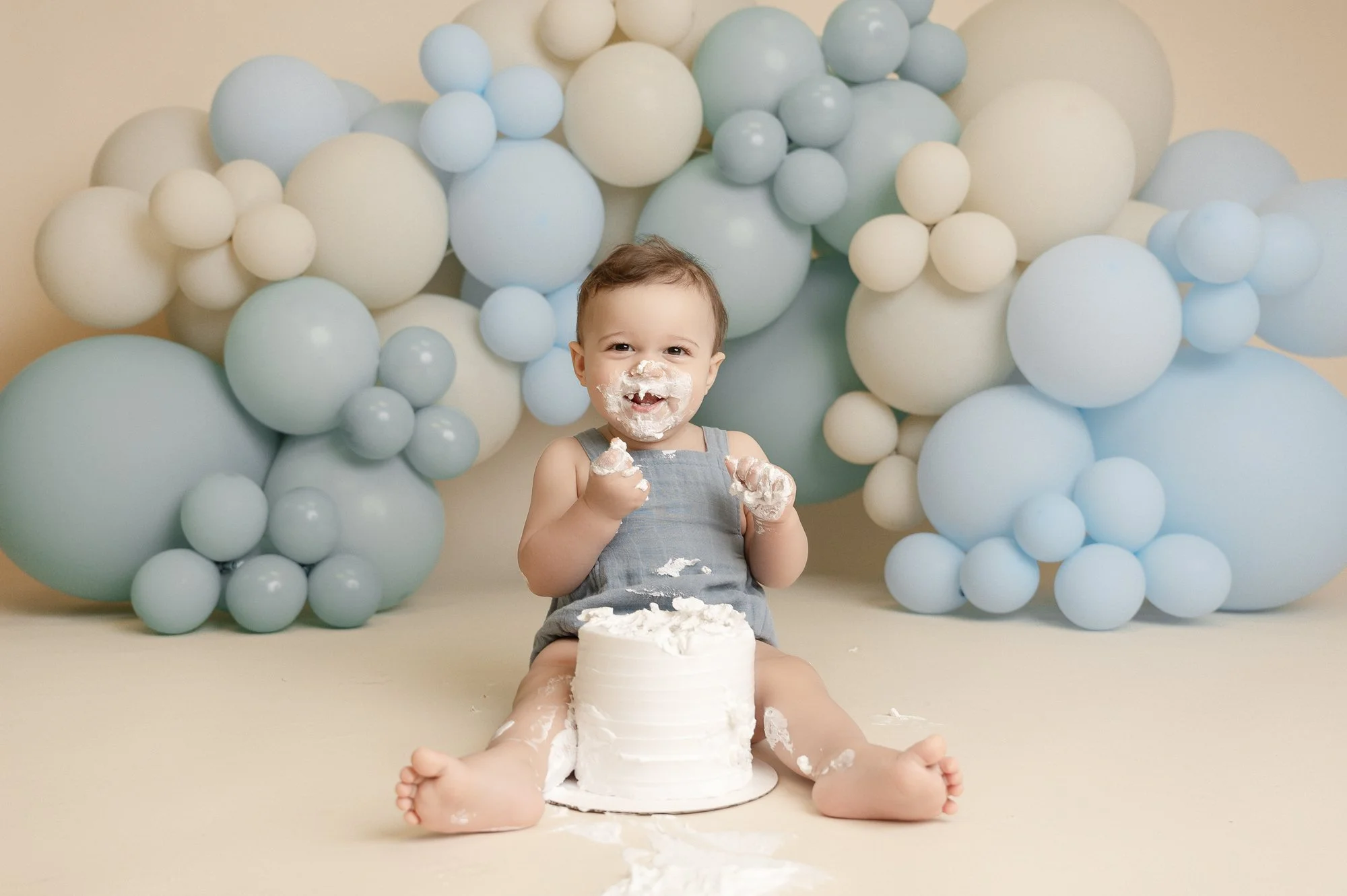 Simple balloon garland (your custom colors)