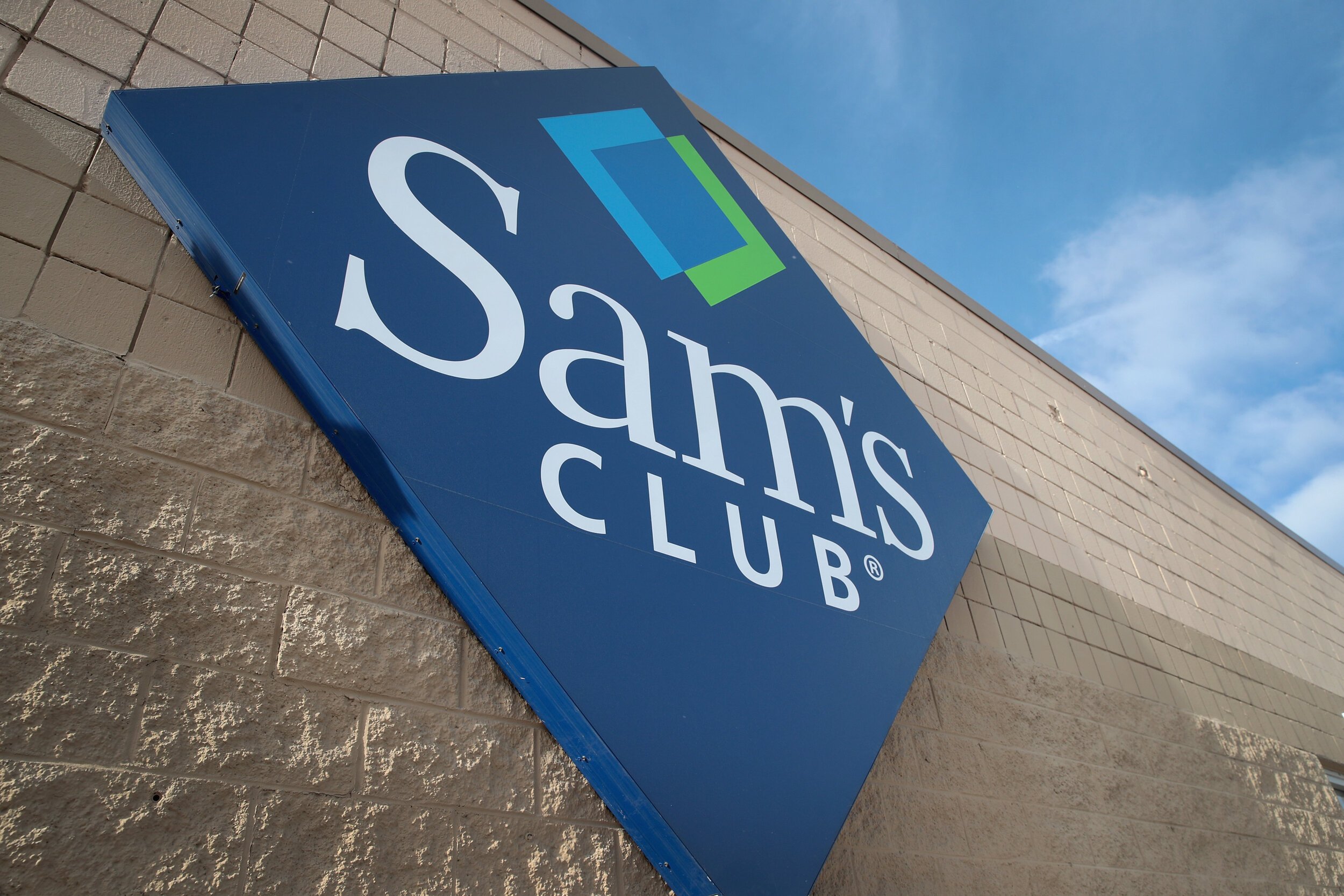 Sam’s Club unveils pilot where shoppers scan purchases and have items shipped home