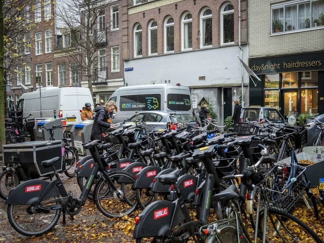Amsterdam shuts down three dark stores; prepares to regulate fast delivery industry