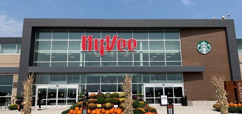 Hy-Vee extends nationwide push with ship-to-home sites