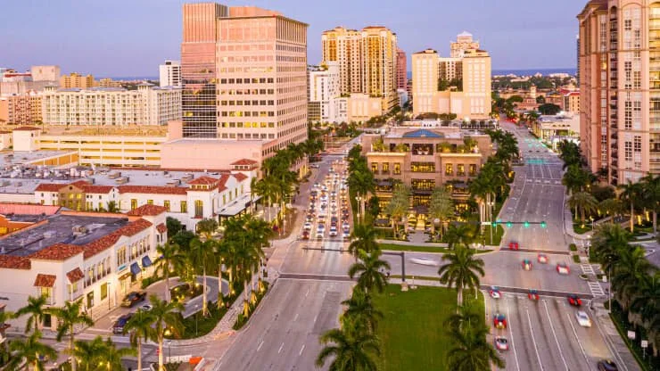 Retailers trade Fifth Ave. for Worth Ave. as Palm Beach scene thrives with Americans heading South