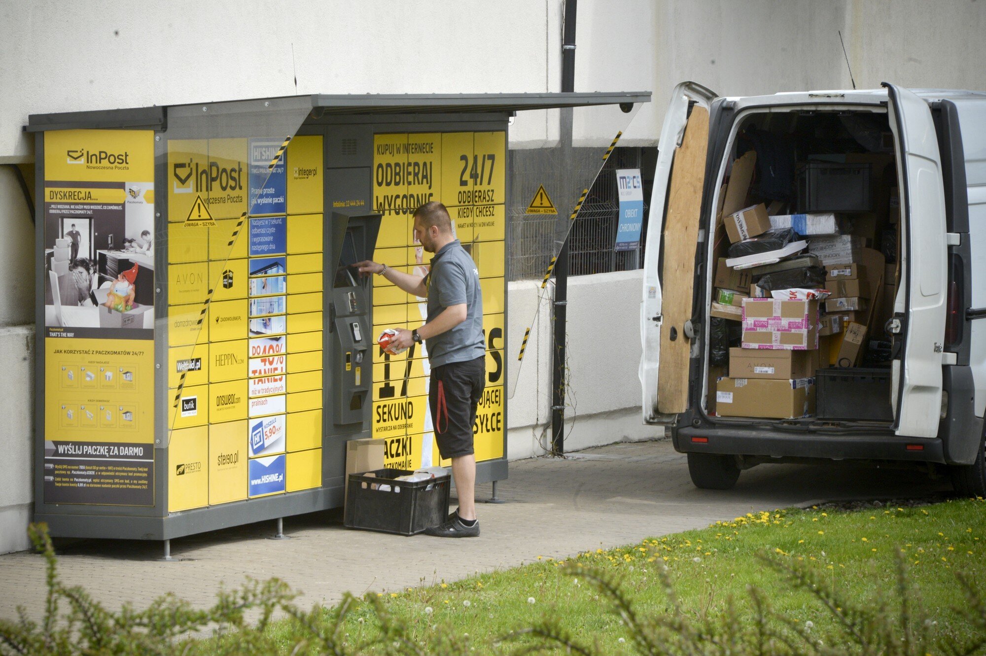 InPost Inks Amazon Deal to Tighten Grip on Polish E-Commerce