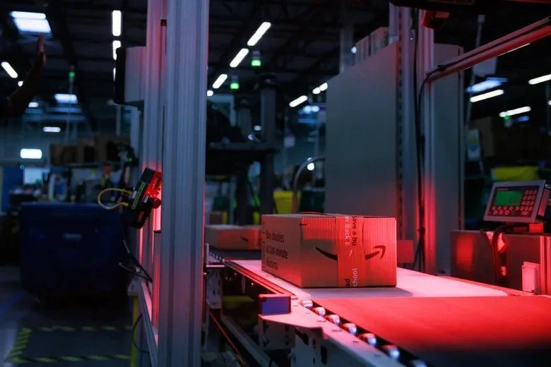 How Amazon robots continuously get smarter