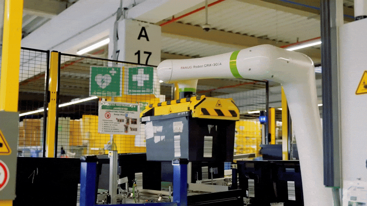 Amazon Unveils Next-Generation of Robots
