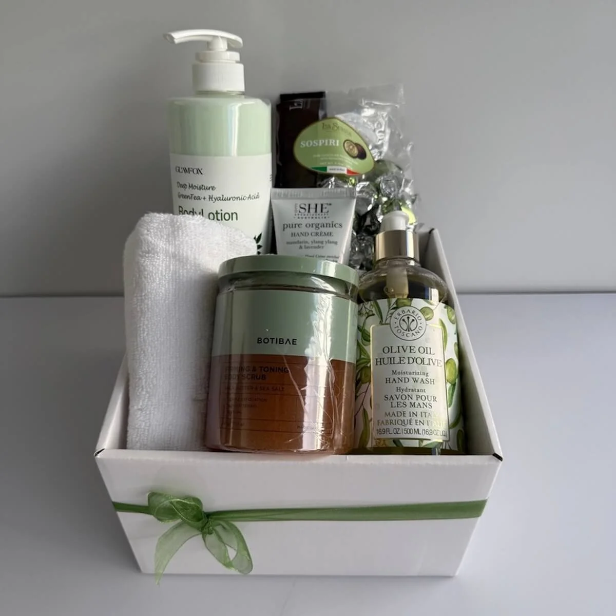 Amber Luxury Ladies Pamper Gift Box