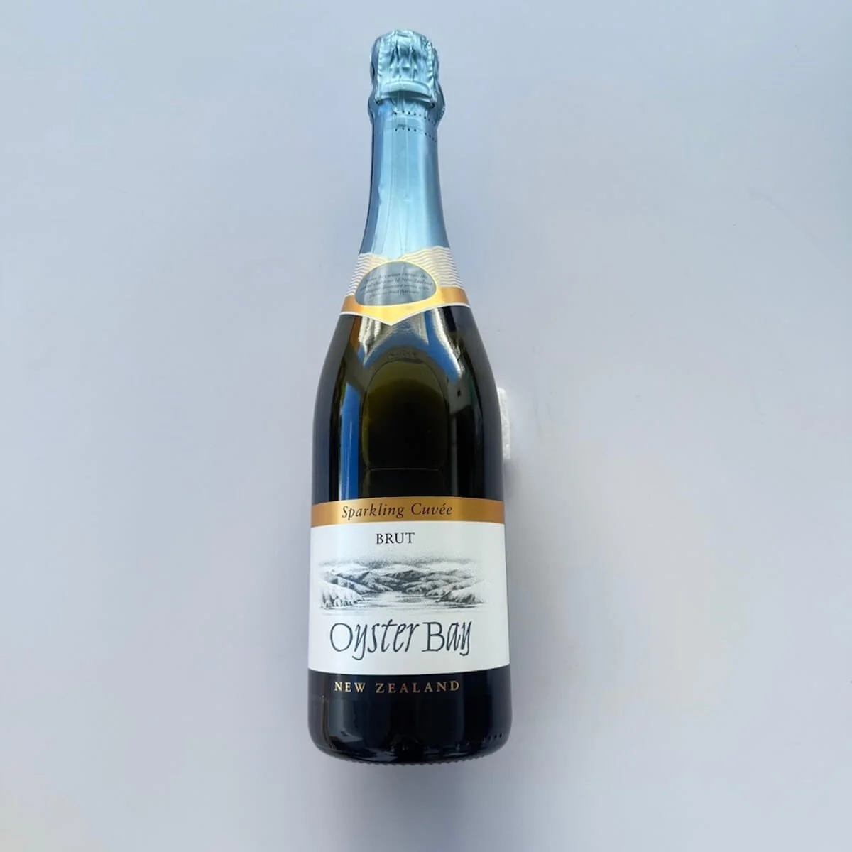 Oyster Bay Sparkling Cuvée Brut 750ml – New Zealand sparkling wine, crisp and citrusy, perfect for gift hampers and celebrations.
