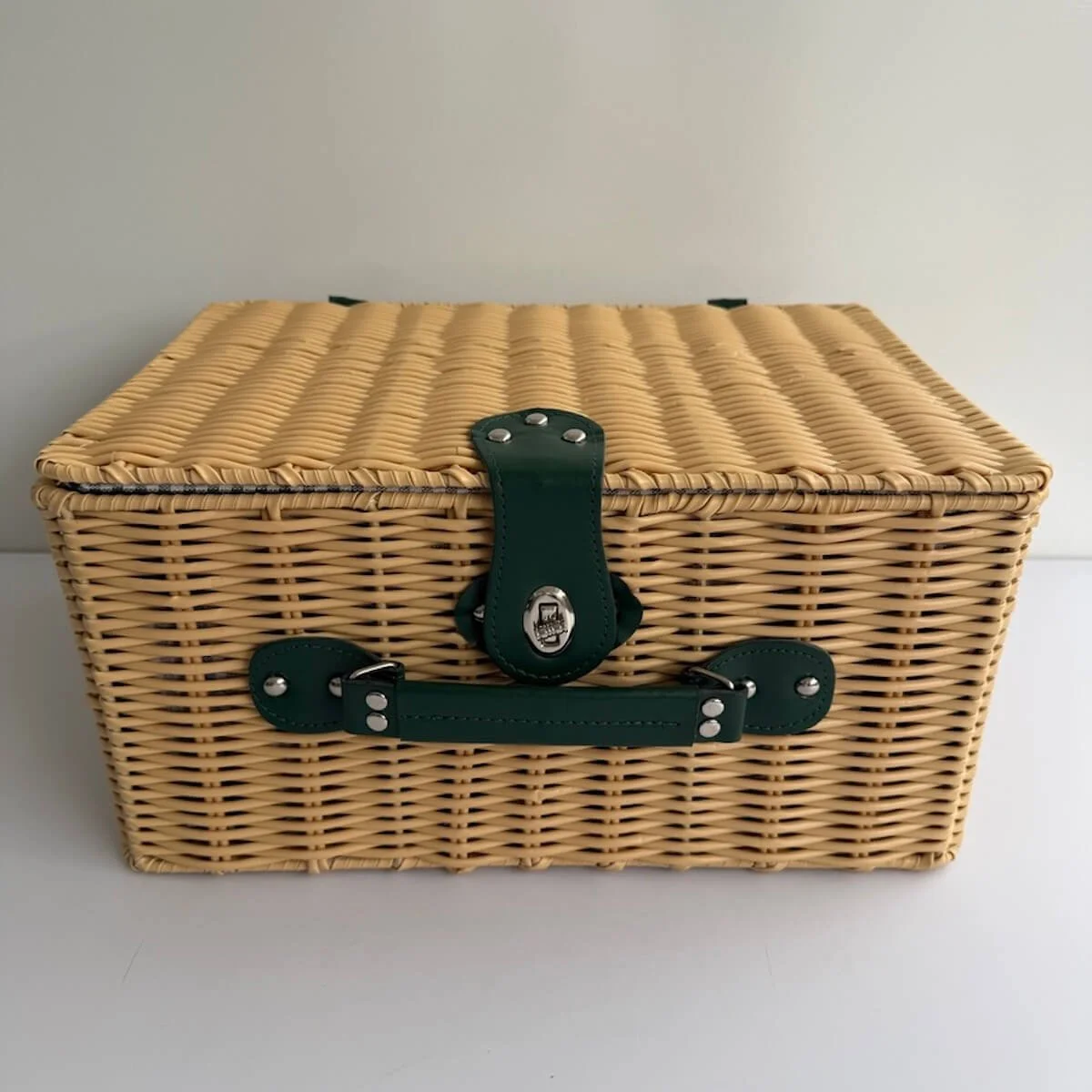 Closed picnic basket.