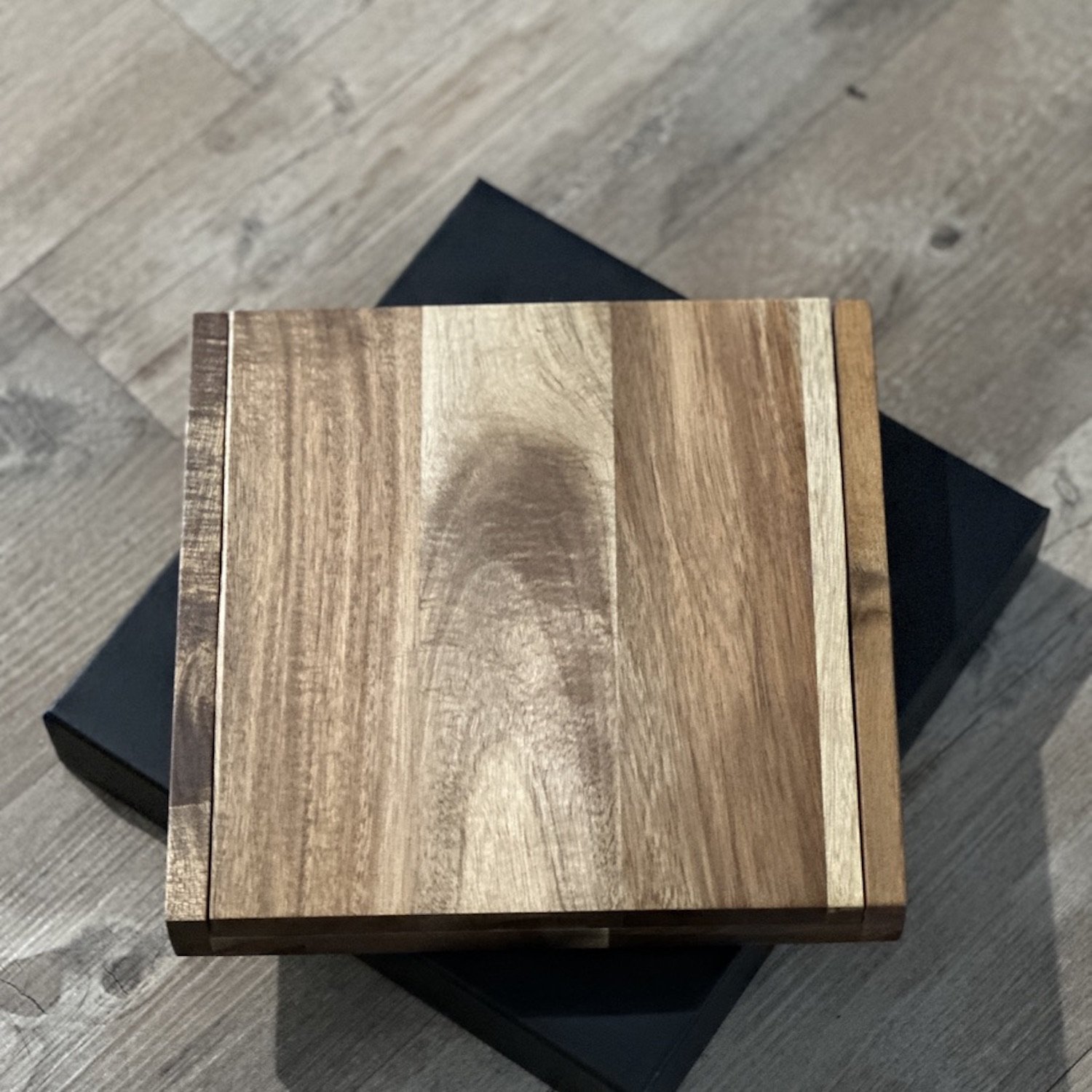 Cheese Board gift closed knifes inside hinged board.