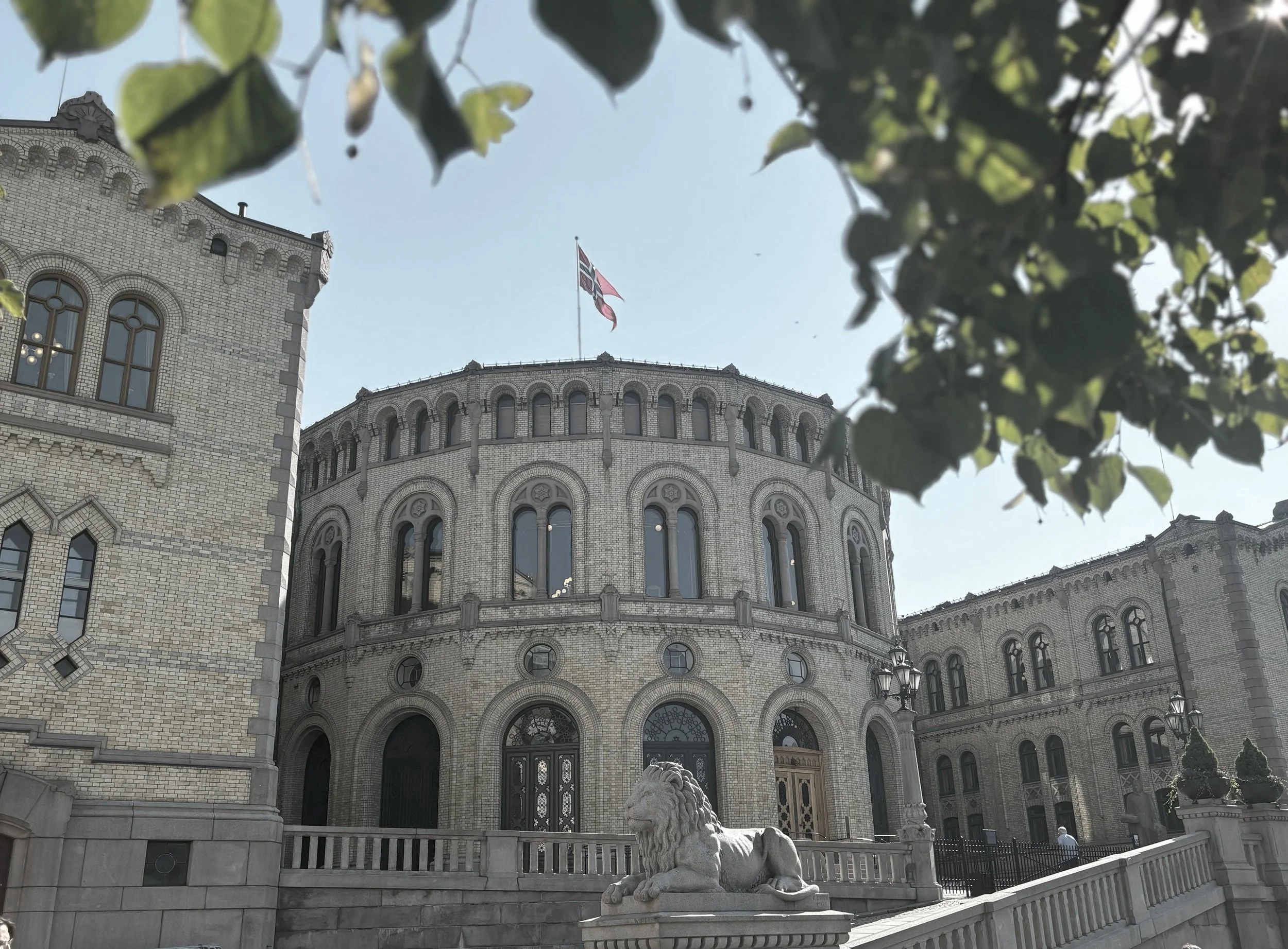 stortinget 2 ill ti .jpg
