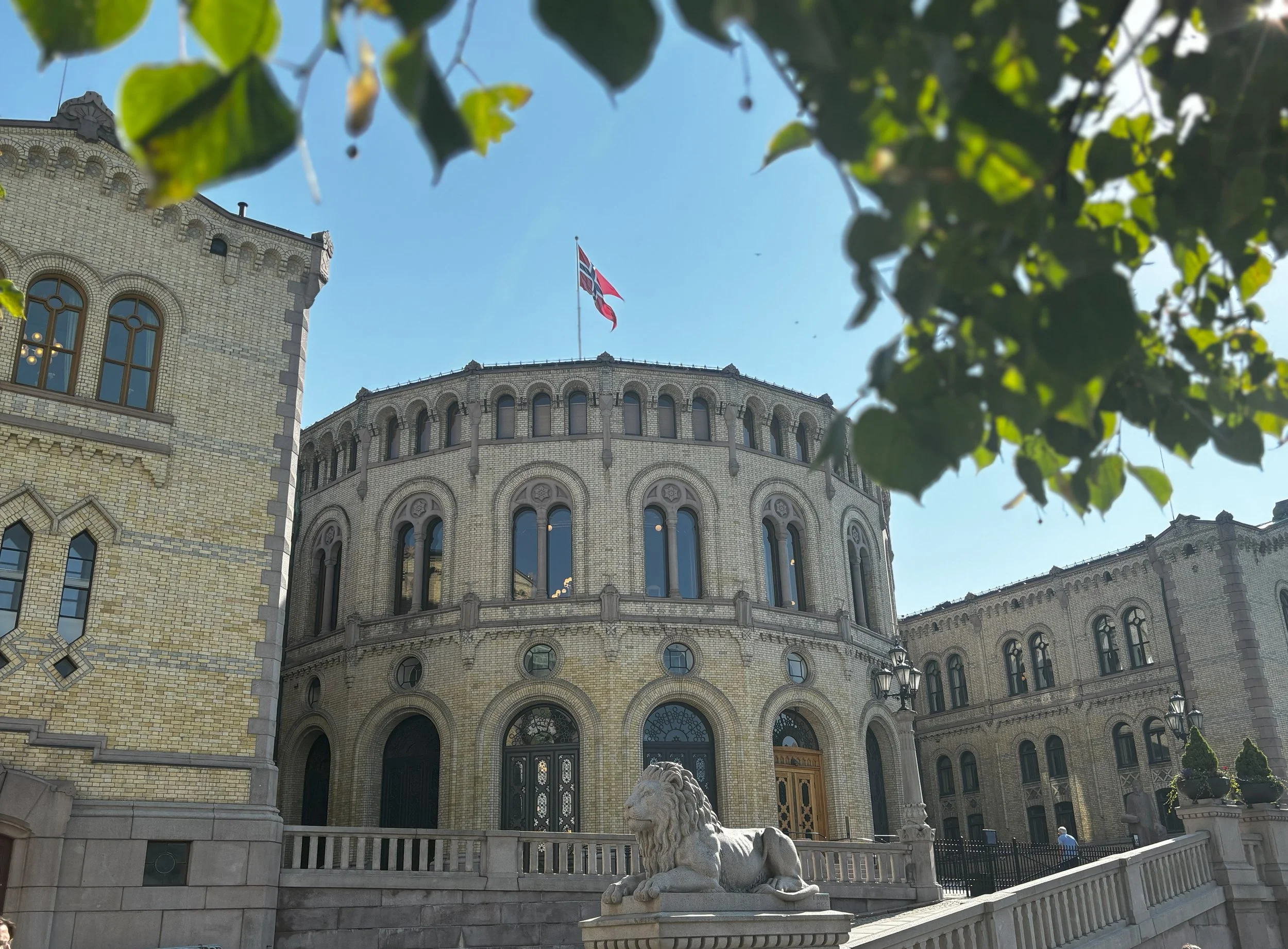 stortinget 2 ill ti .jpg