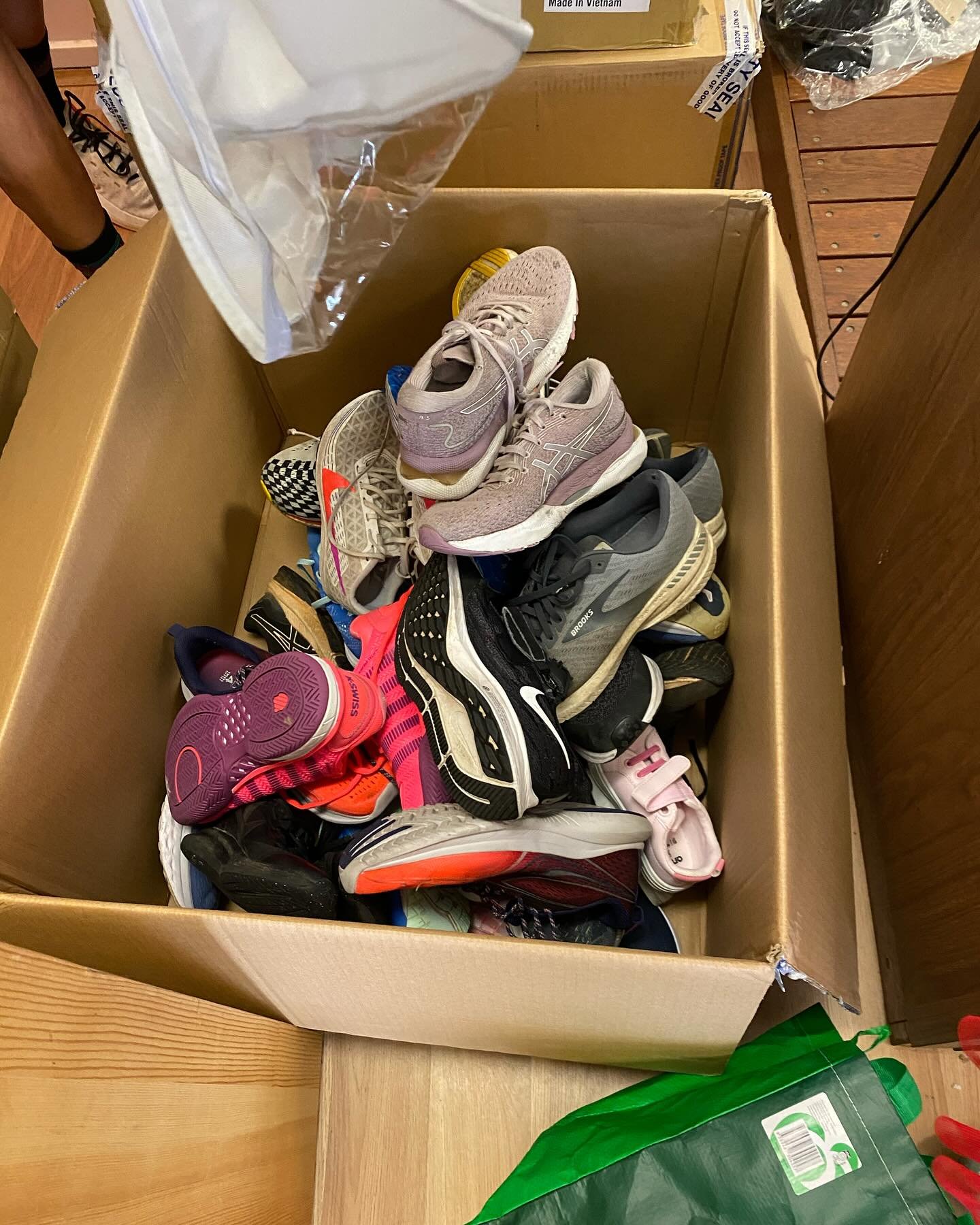 We filled a huge box! 👟 

A big thank you to all my clients who generously donated their unwanted runners to a great cause. These runners will be delivered to the Monde village in Zimbabwe through the @therunningcompany_sunnycoast shoe drive, an awe
