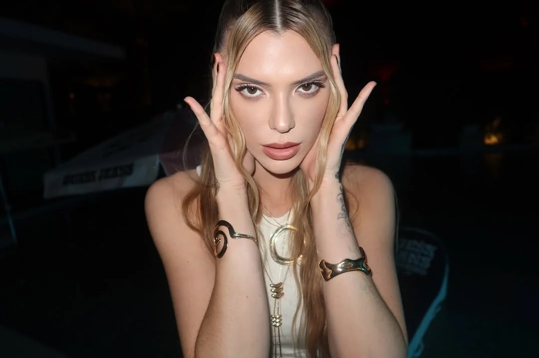 ALYSSA VIOLET