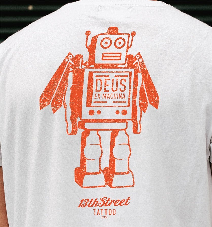 deus-ex-machina_on+shirt_close-up.jpg
