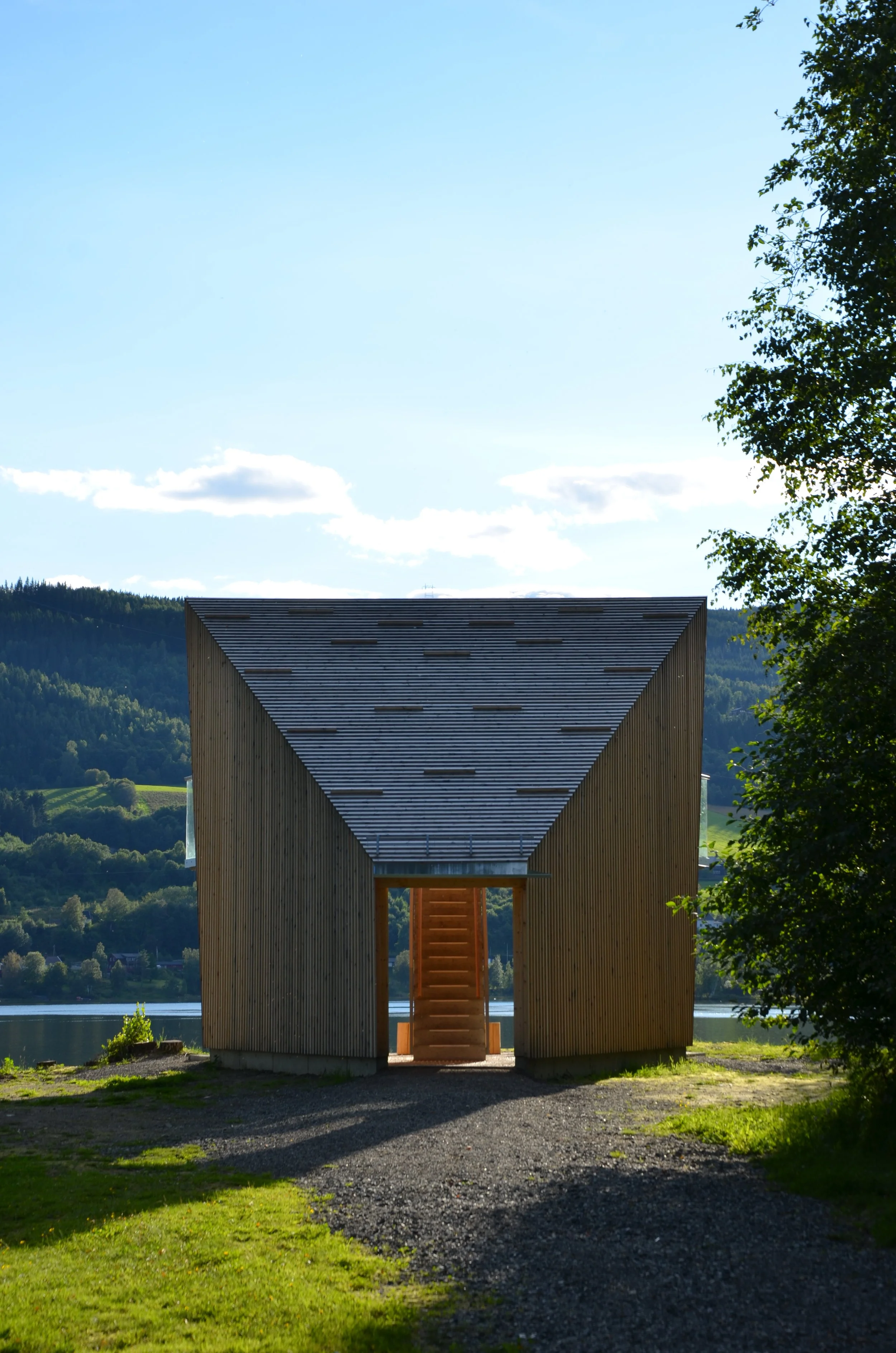 LÅGENDELTA FUGLEKIKKERTÅRN - LILLEHAMMER