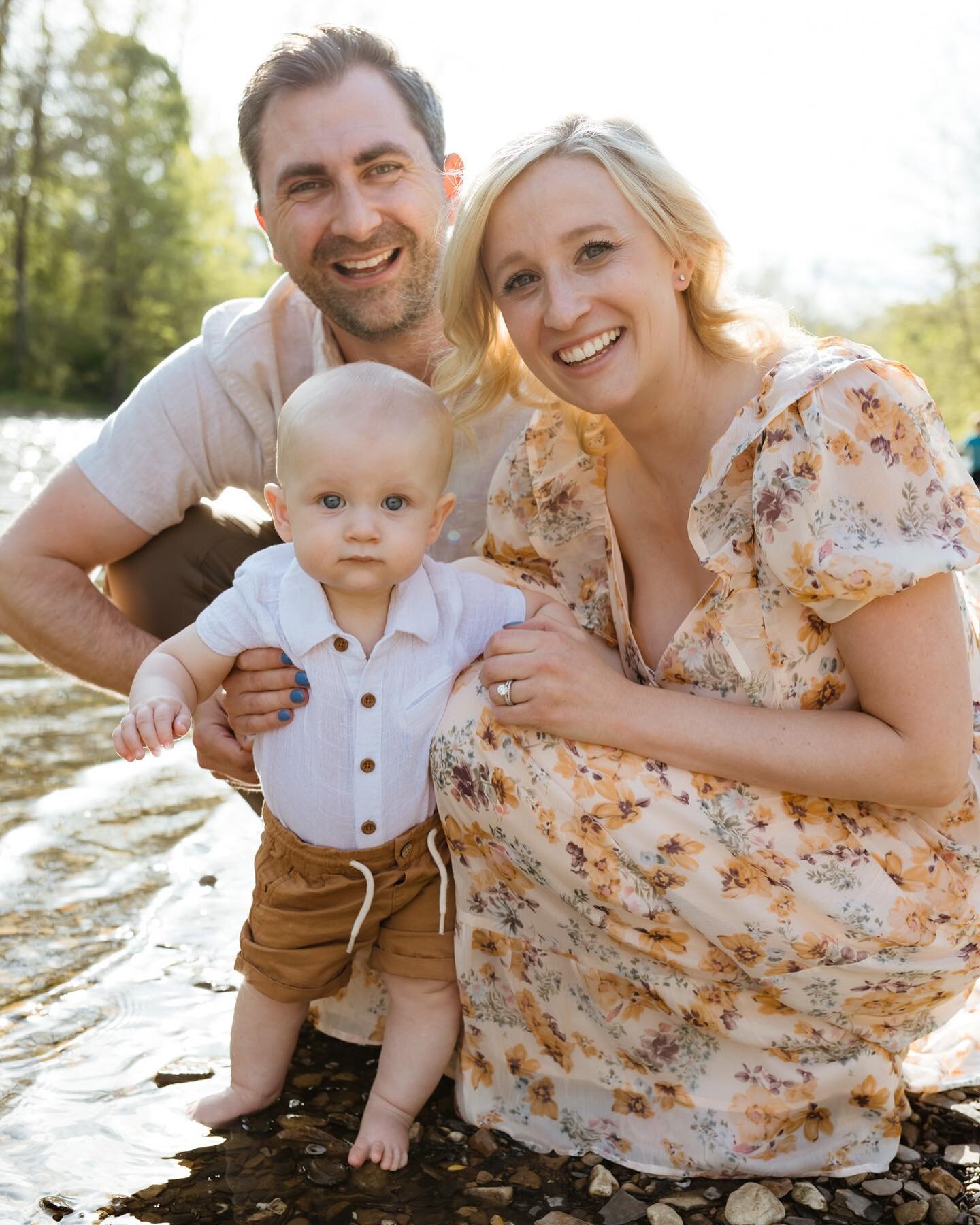 In case you guys were wondering, little Logan takes family photos very seriously. 

Happy Tuesday my friends! 🫶🏼

.
.
#laylandphotography #columbusfamilyphotography #columbusohiofamilyphotographer #highbanksmetropark